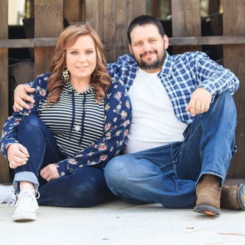 Amber Strong is a DIY Home AND Decor Blogger Influencer