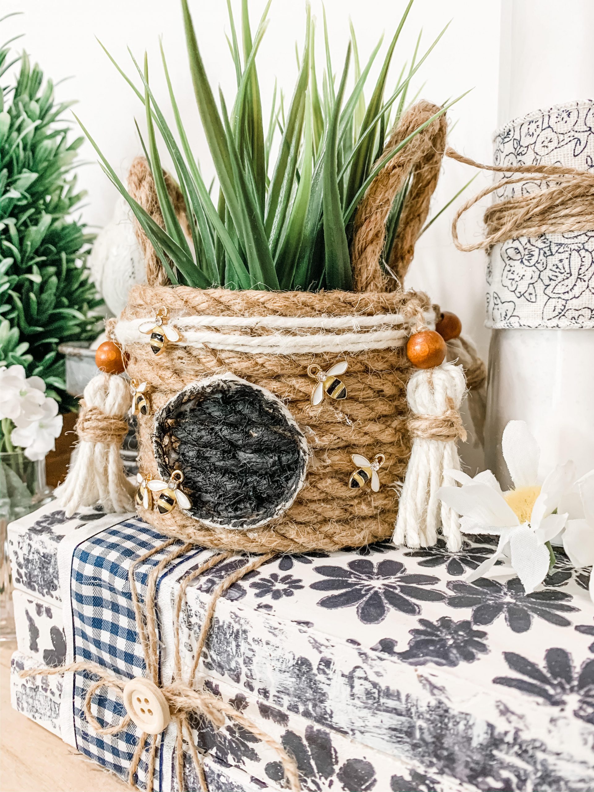 Make a Dollar Tree Bee Skep Basket Dollar Tree Bee Skep Basket