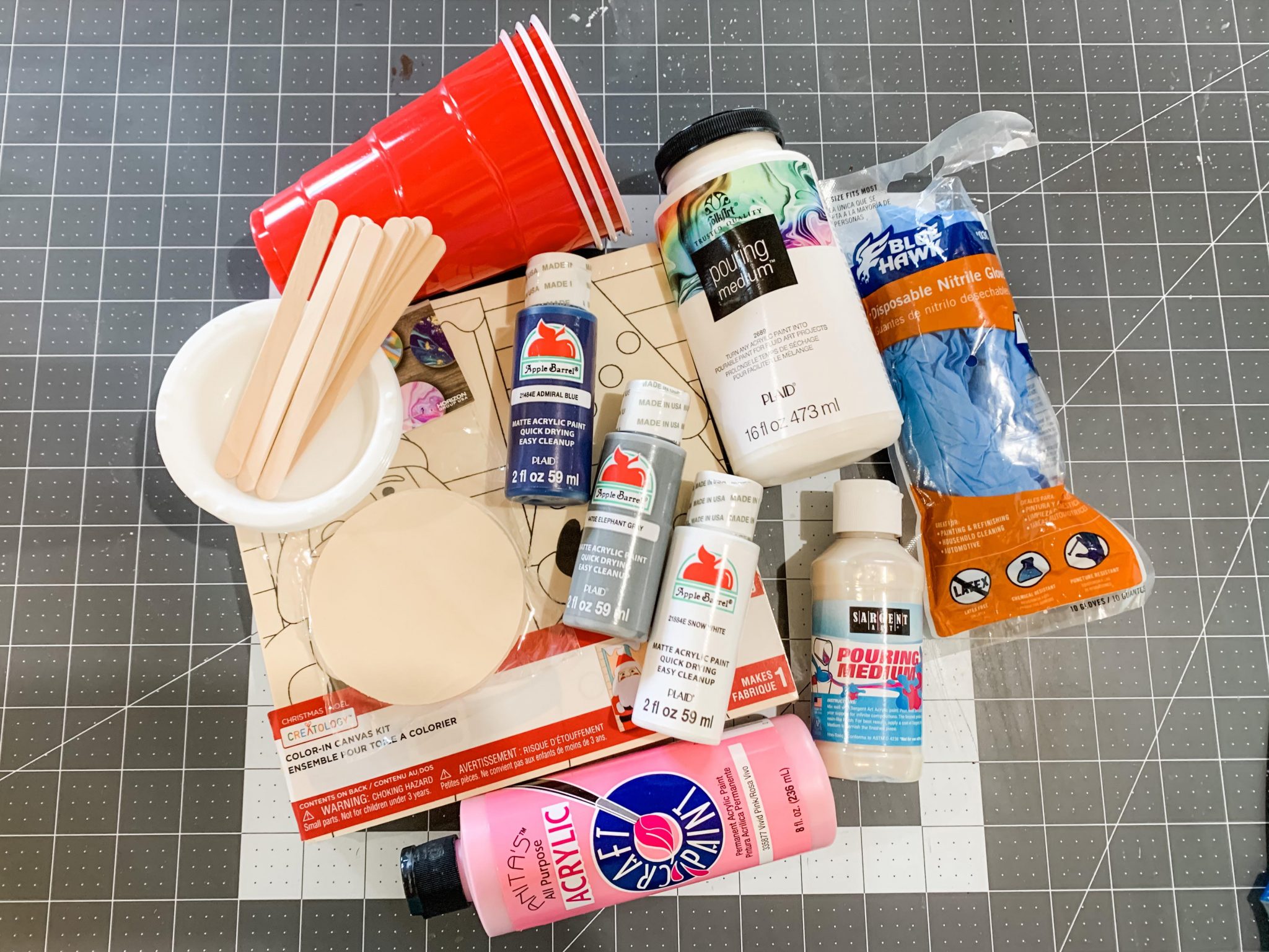 How to create a easy DIY Paint Pour for Beginners