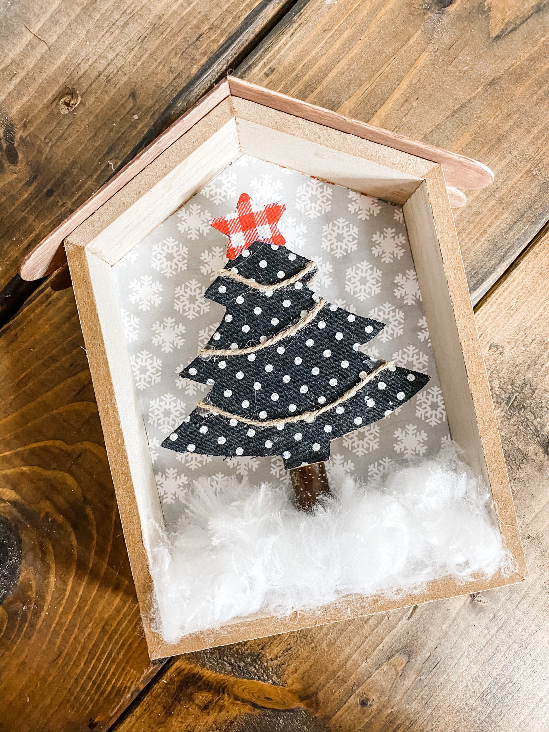 DIY Christmas Tree Shelf Decor