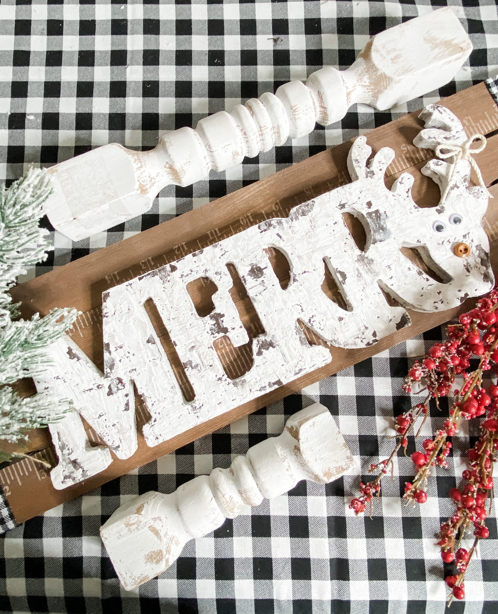 How to Make a Merry Christmas Sign DIY Farmhouse Decor