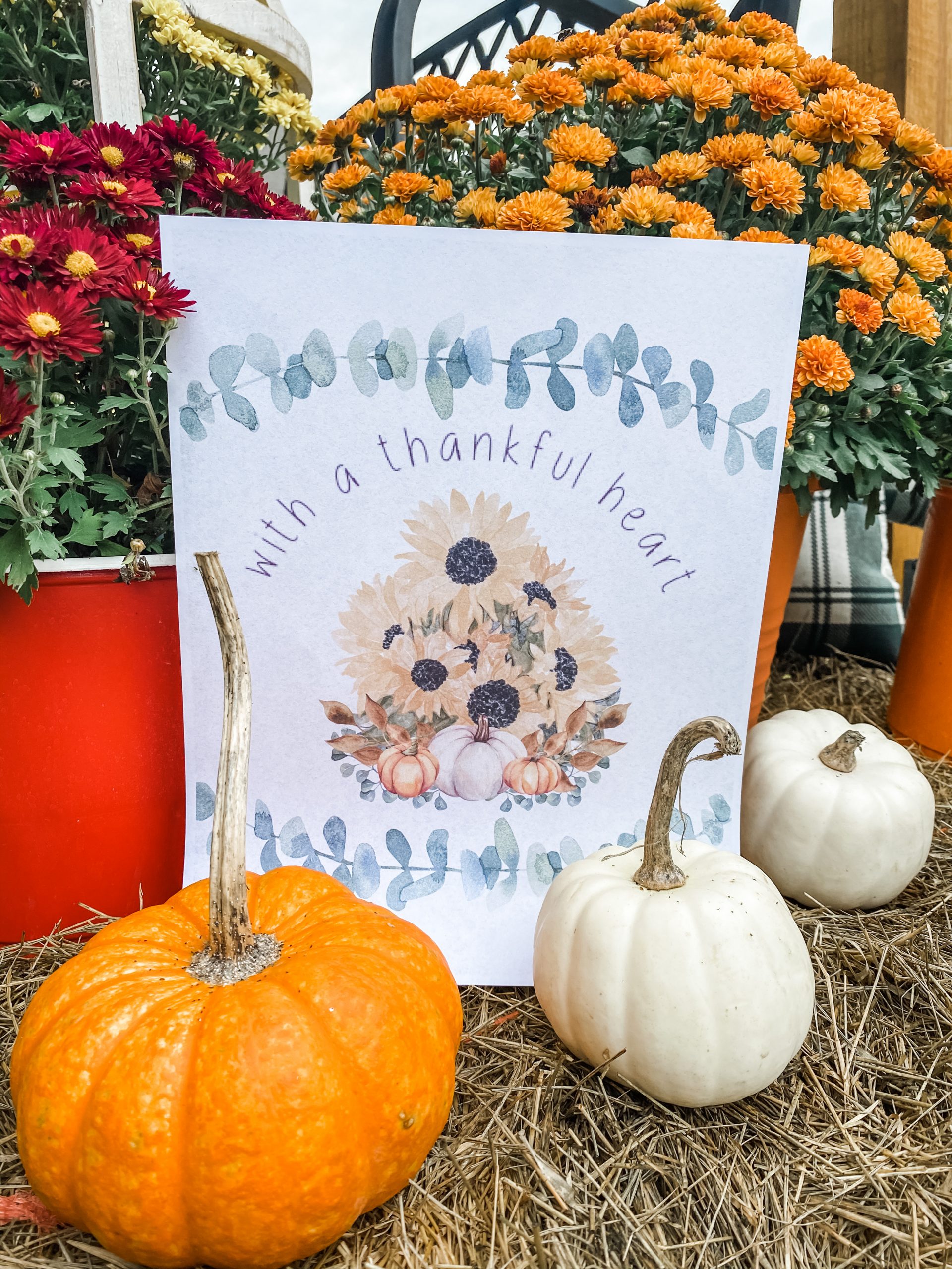 Friendsgiving Free Printables with a thankful heart sunflower 