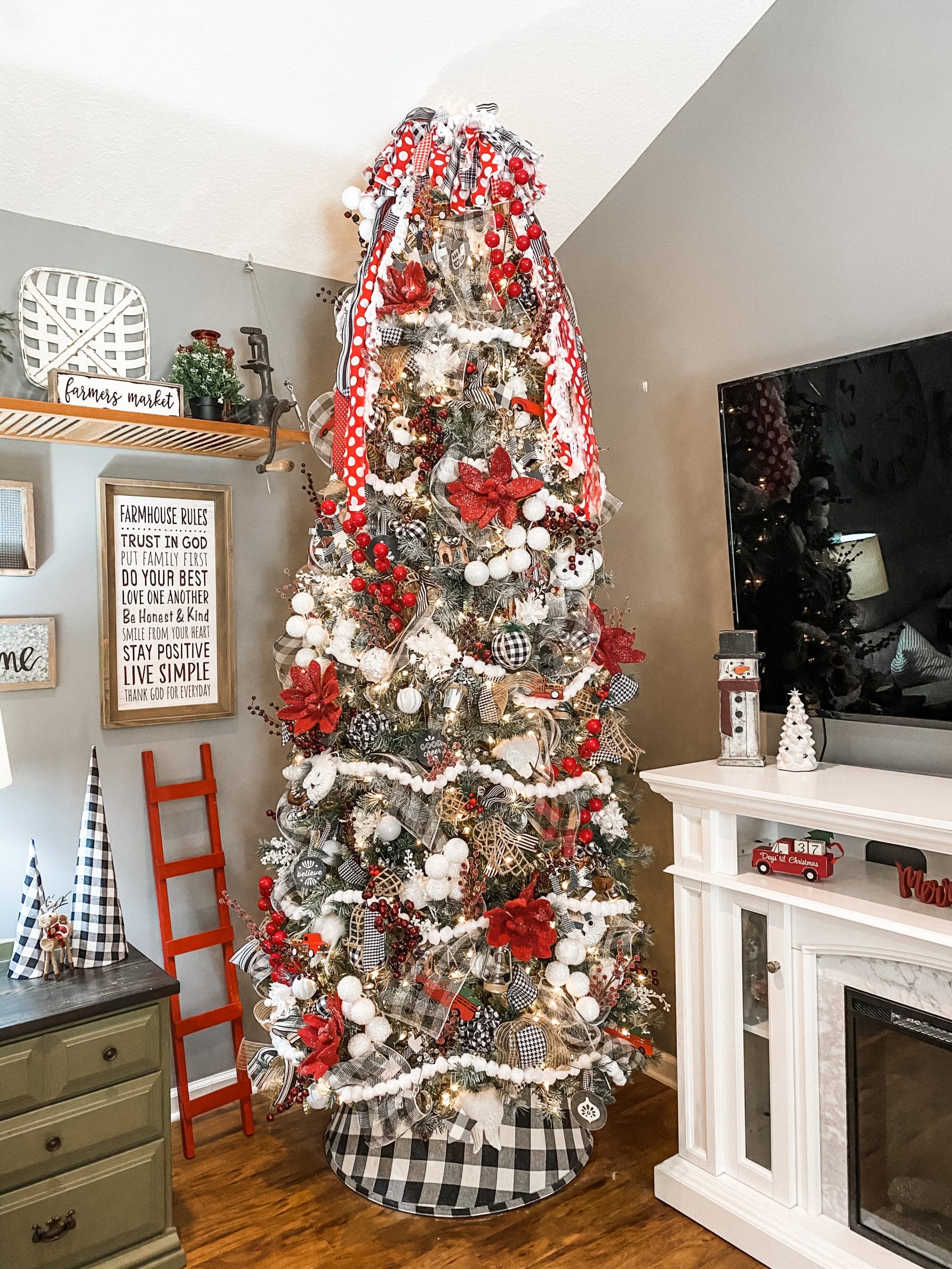 How to Make a Messy Bow Christmas Tree Topper