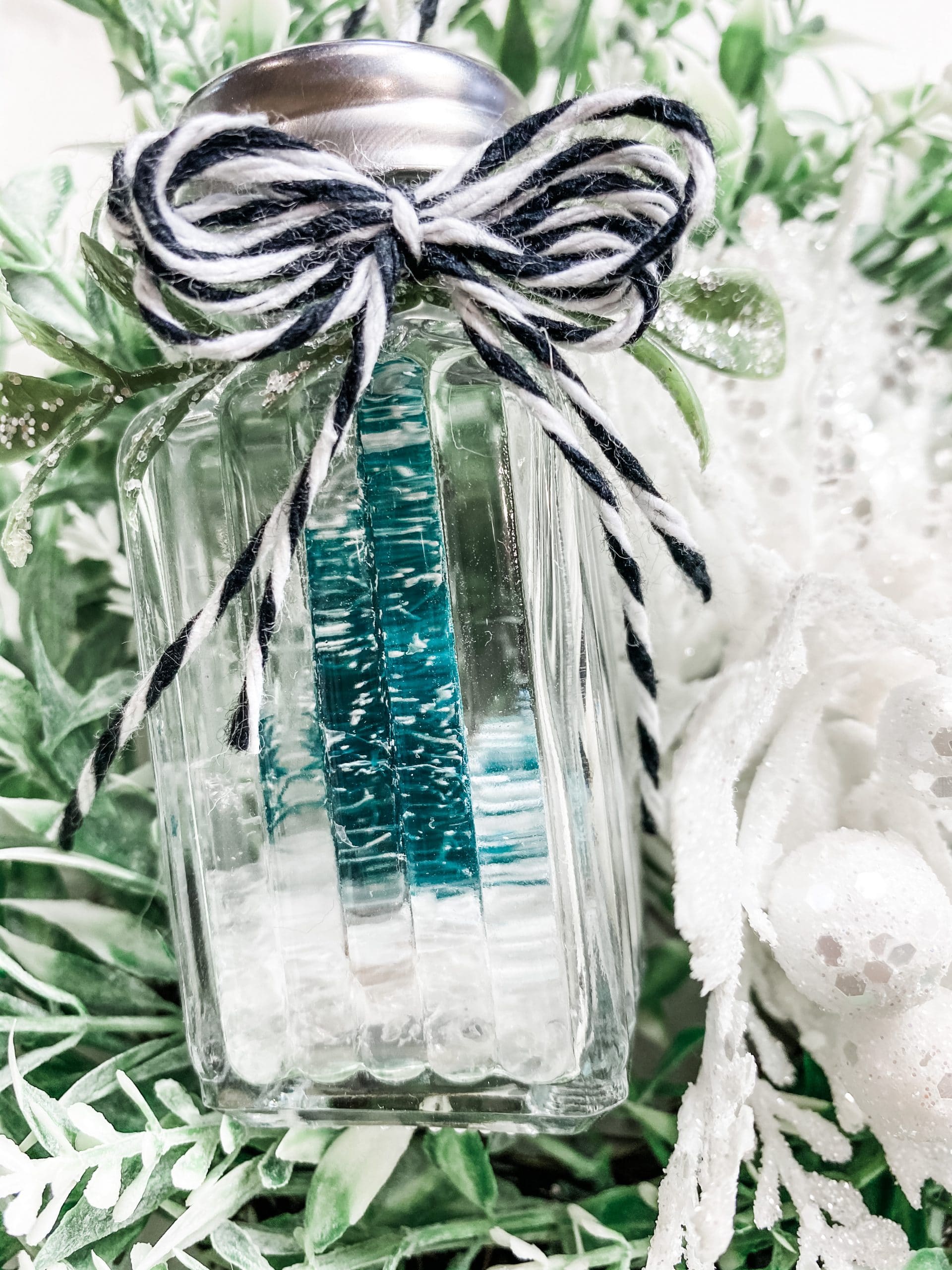 Christmas Salt and Pepper Shaker DIY Ornaments