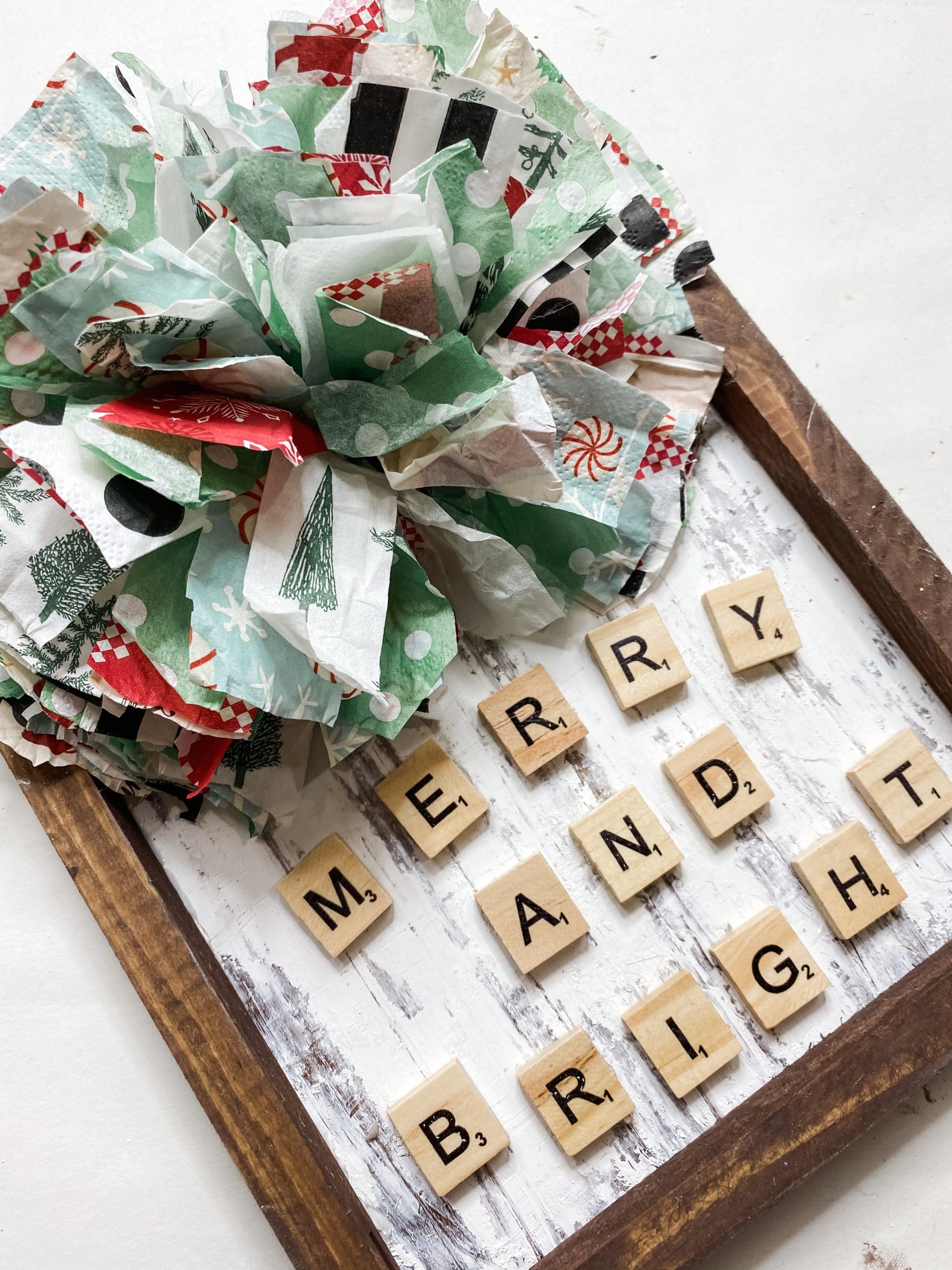 Farmhouse Christmas Sign with Changeable Napkin Bow