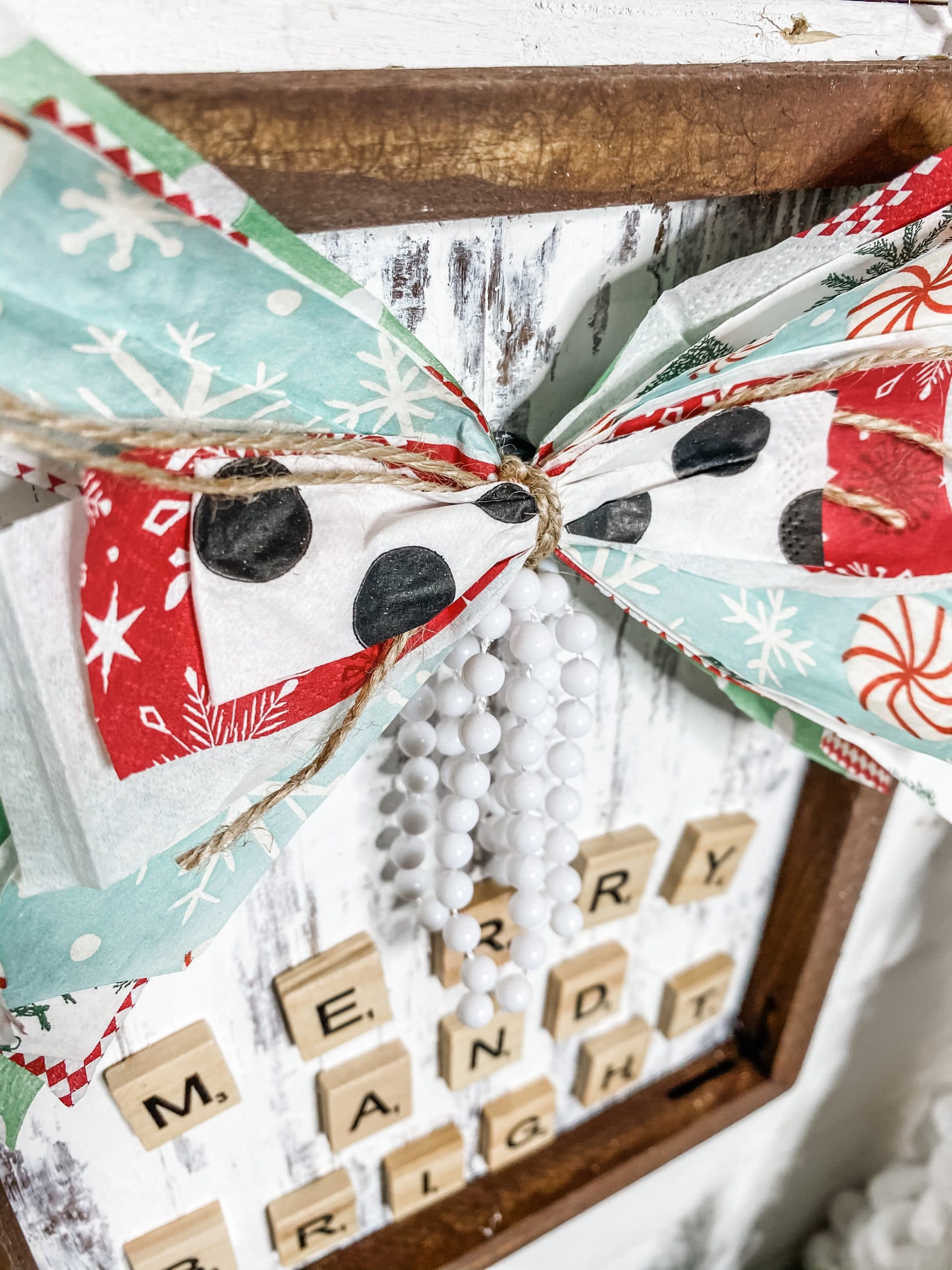 Farmhouse Christmas Sign with Changeable Napkin Bow