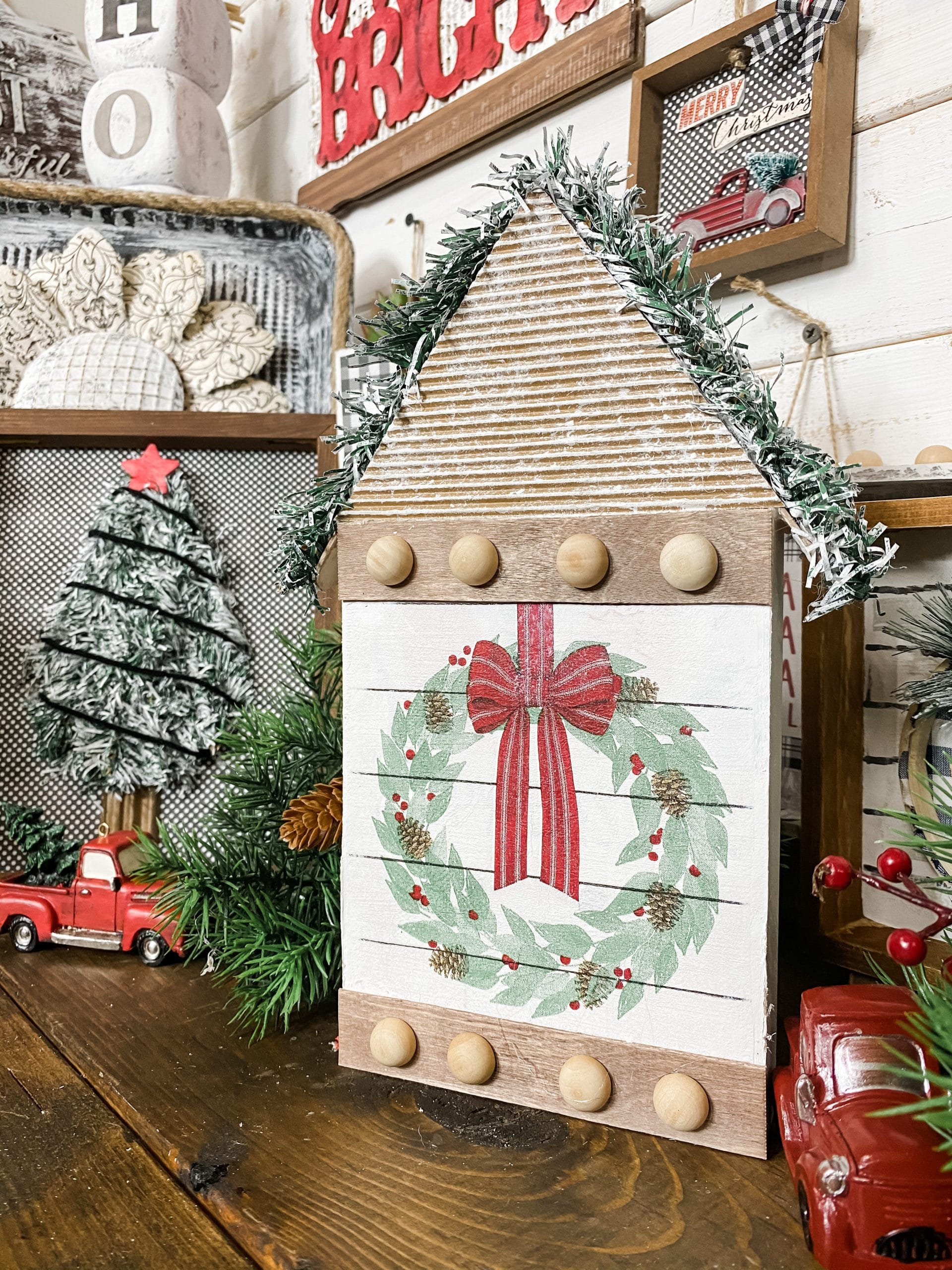 How to Decoupage Wood Christmas DIY Decor Ideas