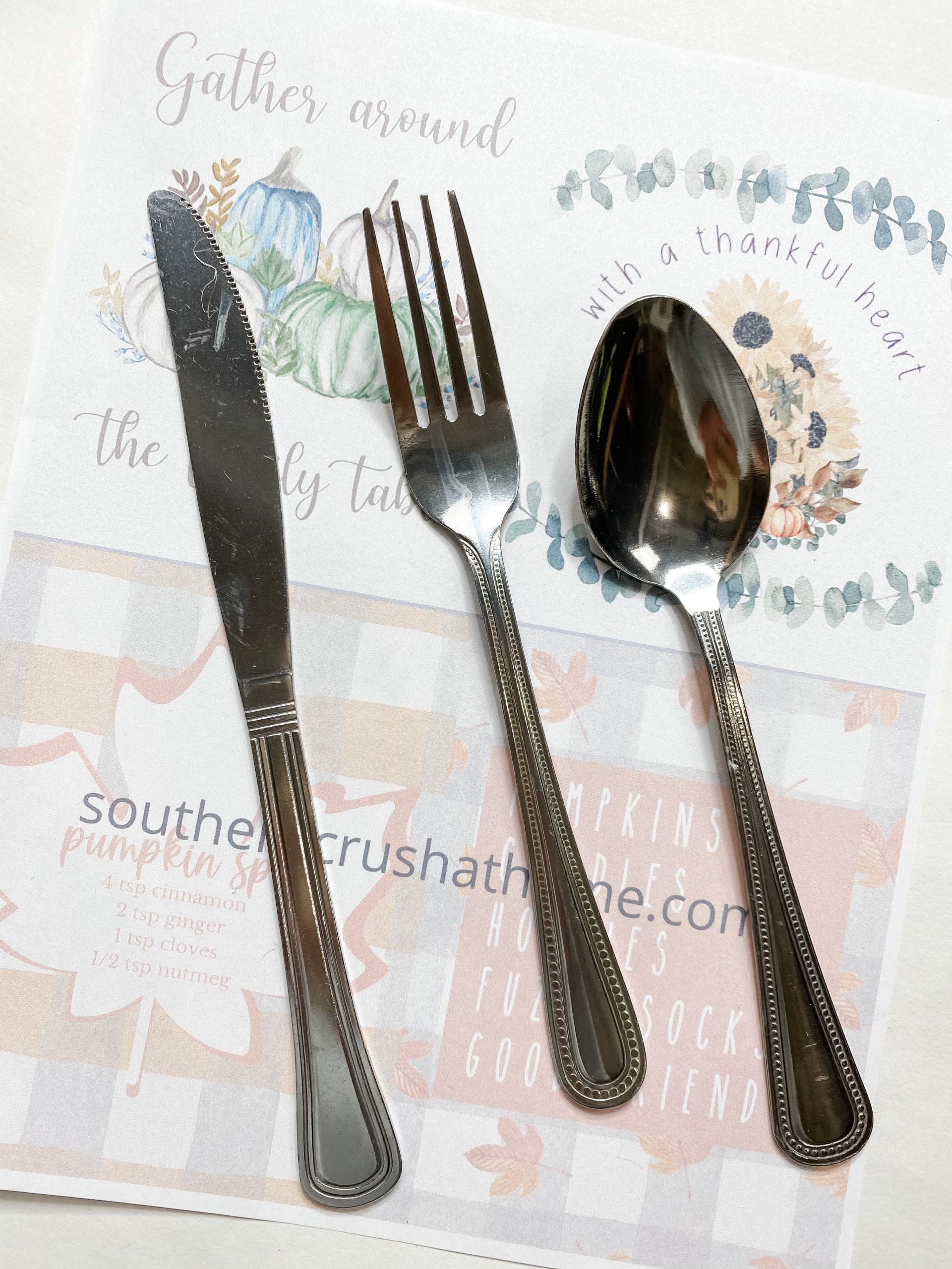 Friendsgiving Silverware Table Setting Free Printable for Thanksgiving