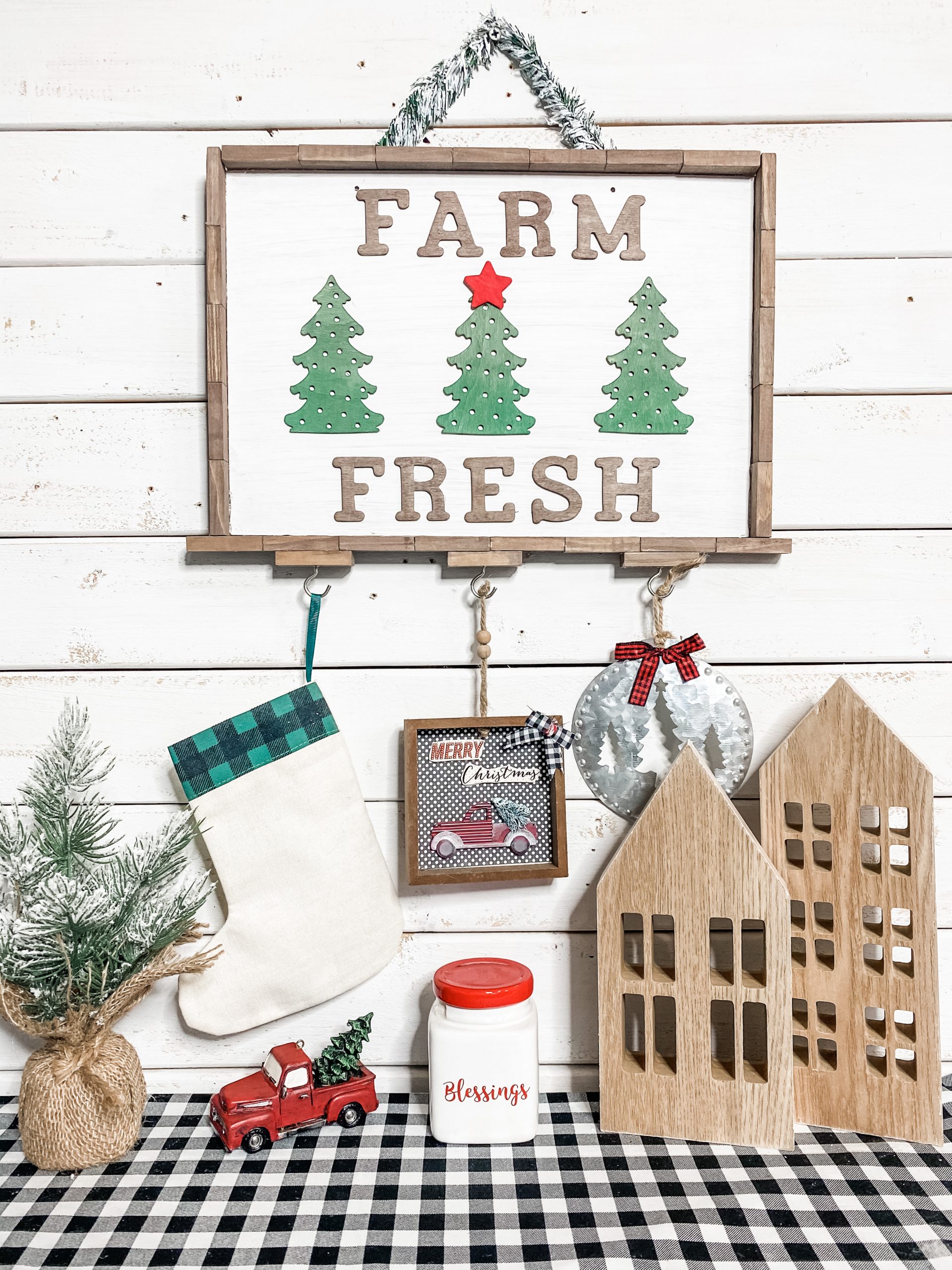 22 Dollar Tree Christmas DIY Ideas