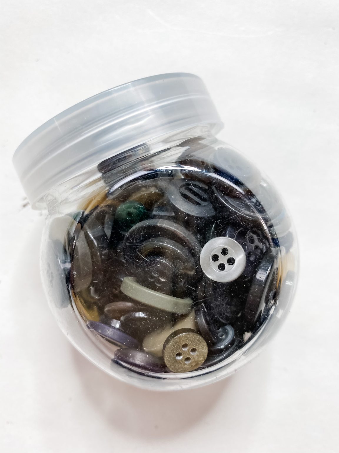 How to Make a Dollar Tree Ping Pong Balls DIY Snowman