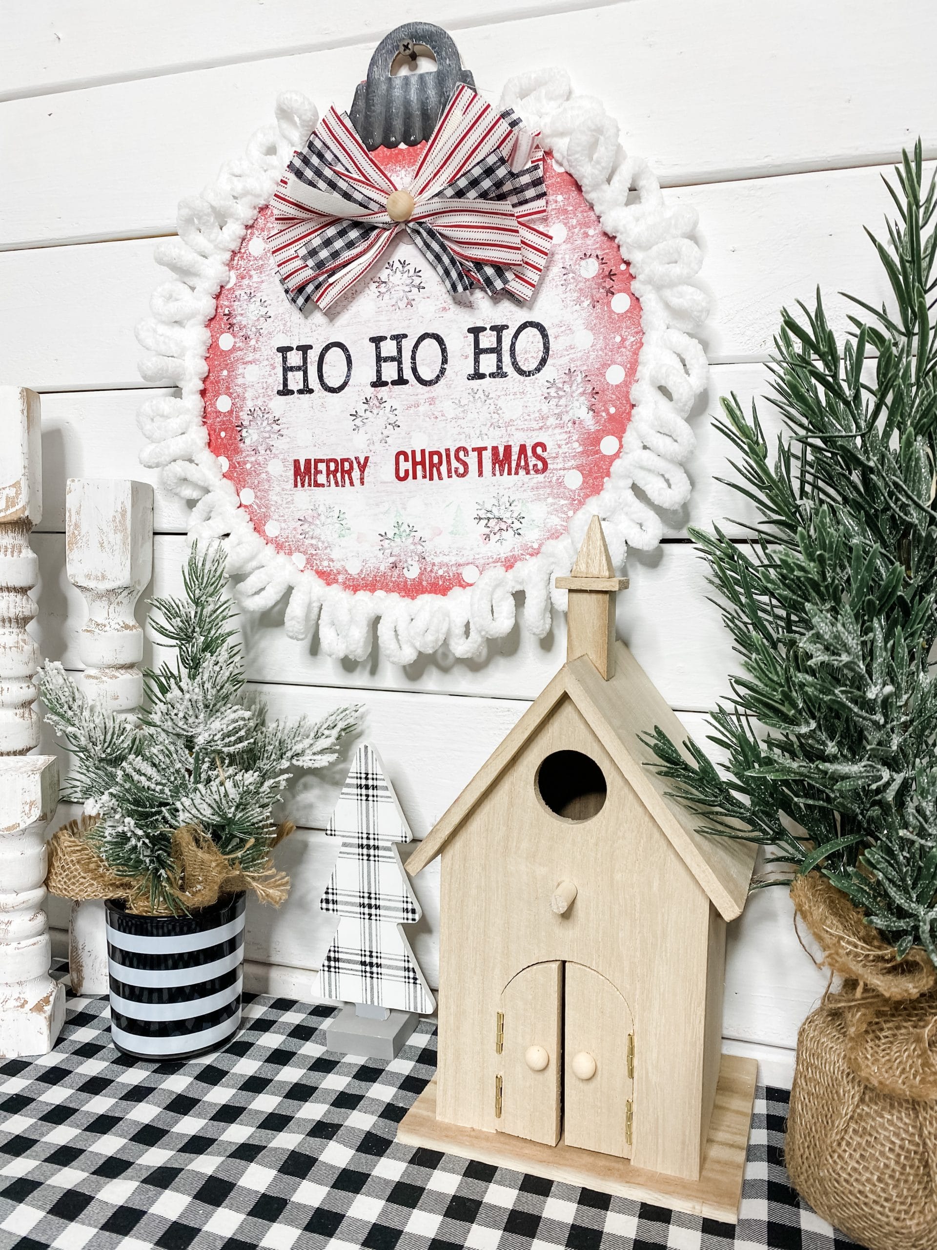 DIY Christmas Sign with Loop-it Yarn