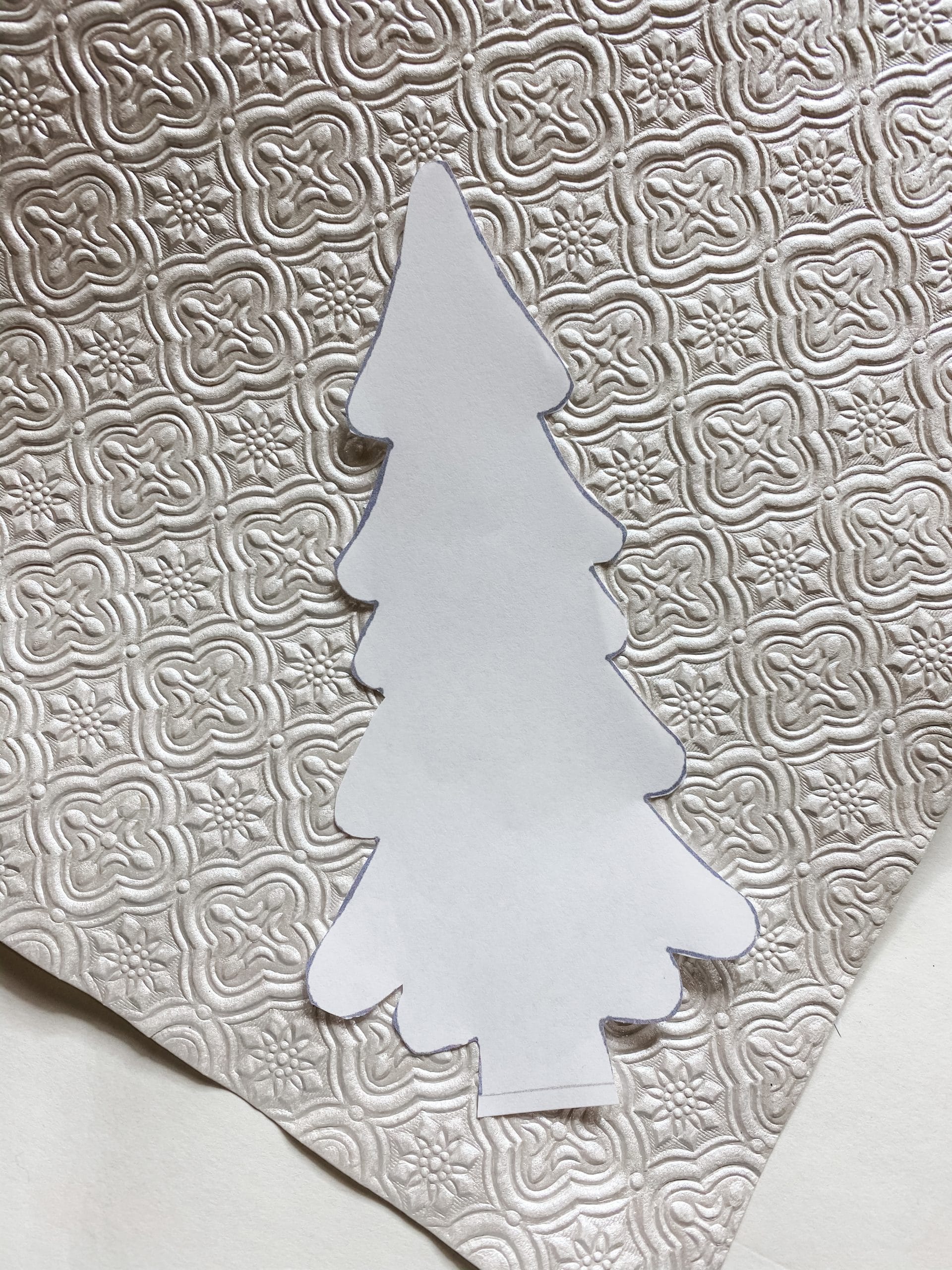 DIY Faux Rust Finish Scrapbook Paper Christmas Tree Sign