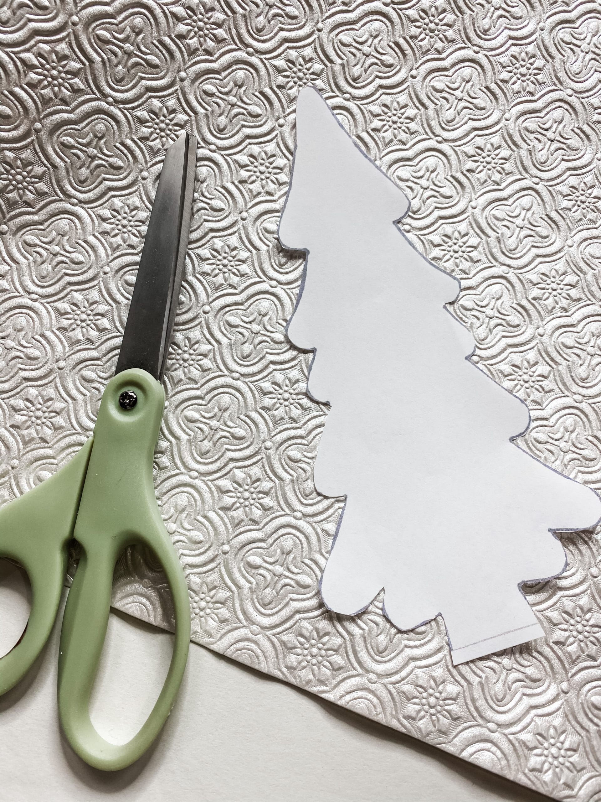 DIY Faux Rust Finish Scrapbook Paper Christmas Tree Sign