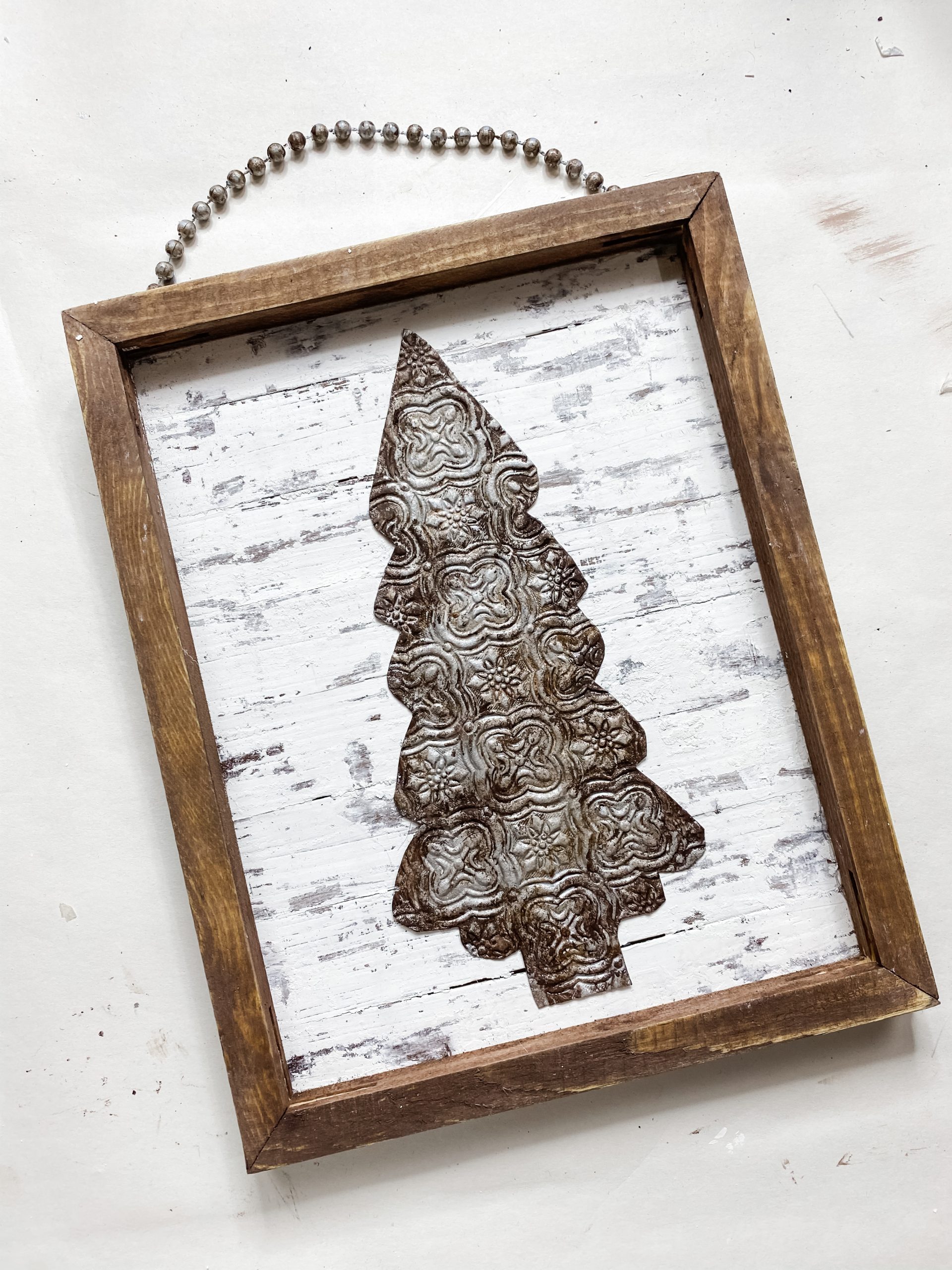 DIY Faux Rust Finish Scrapbook Paper Christmas Tree Sign