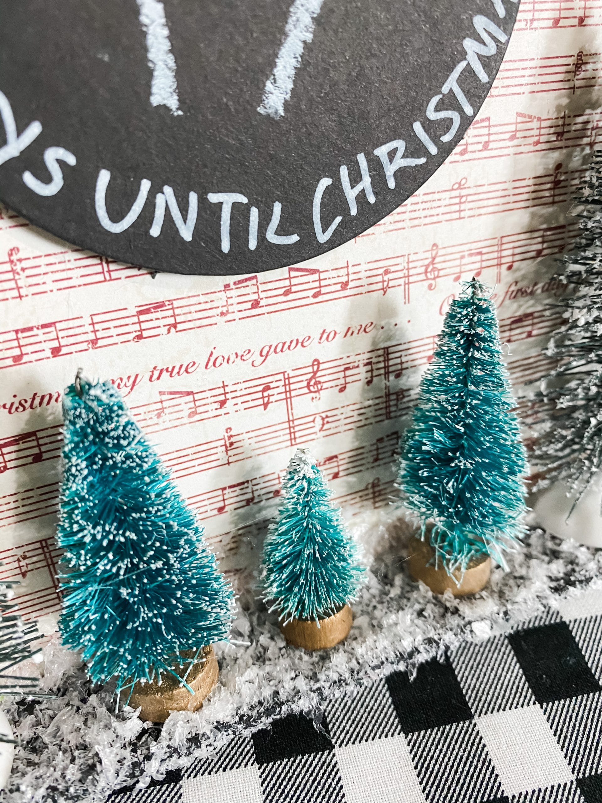 Dollar Tree Chalkboard DIY Countdown to Christmas Sign