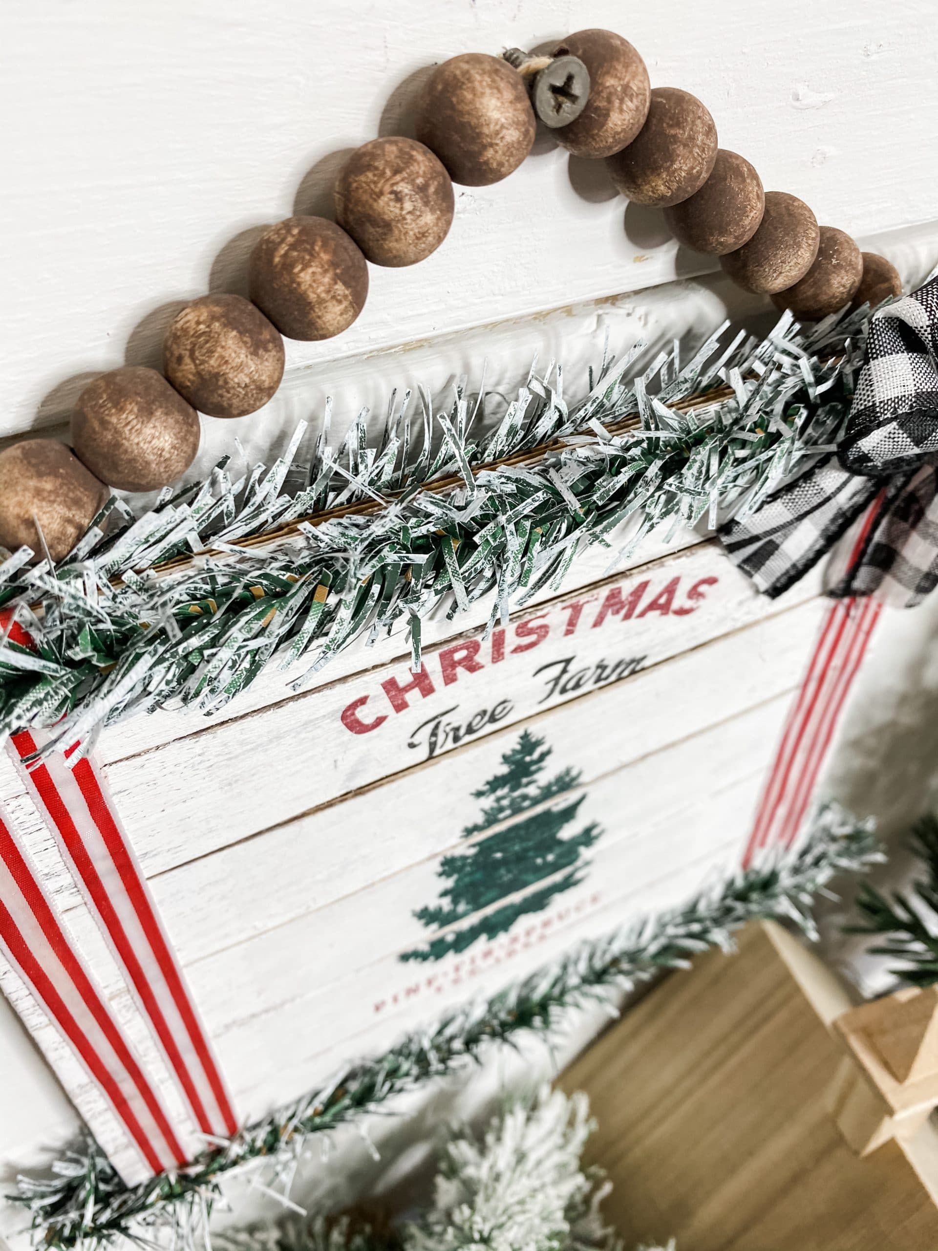 Easy Napkin Decoupage DIY Christmas Sign