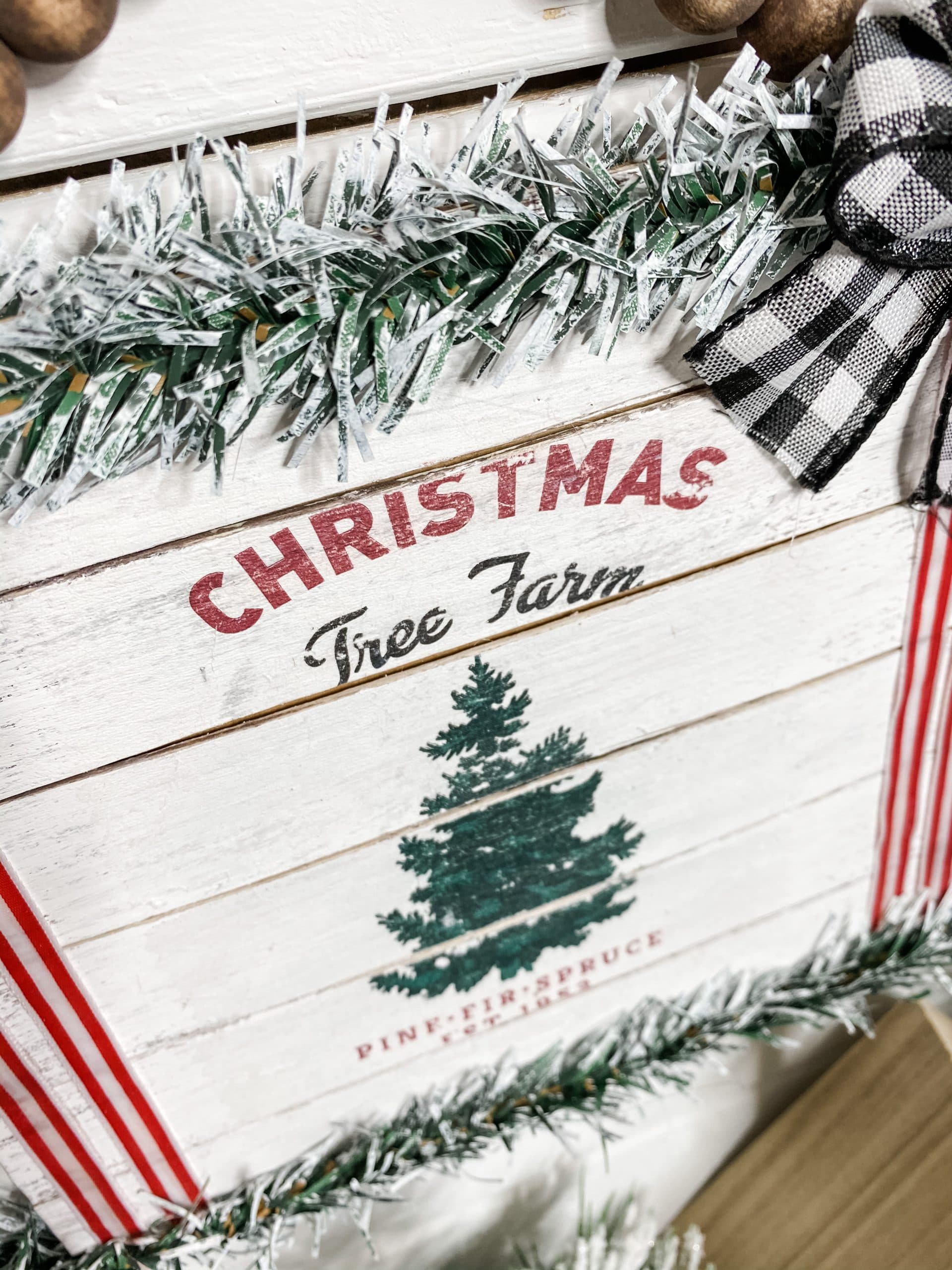 Easy Napkin Decoupage DIY Christmas Sign