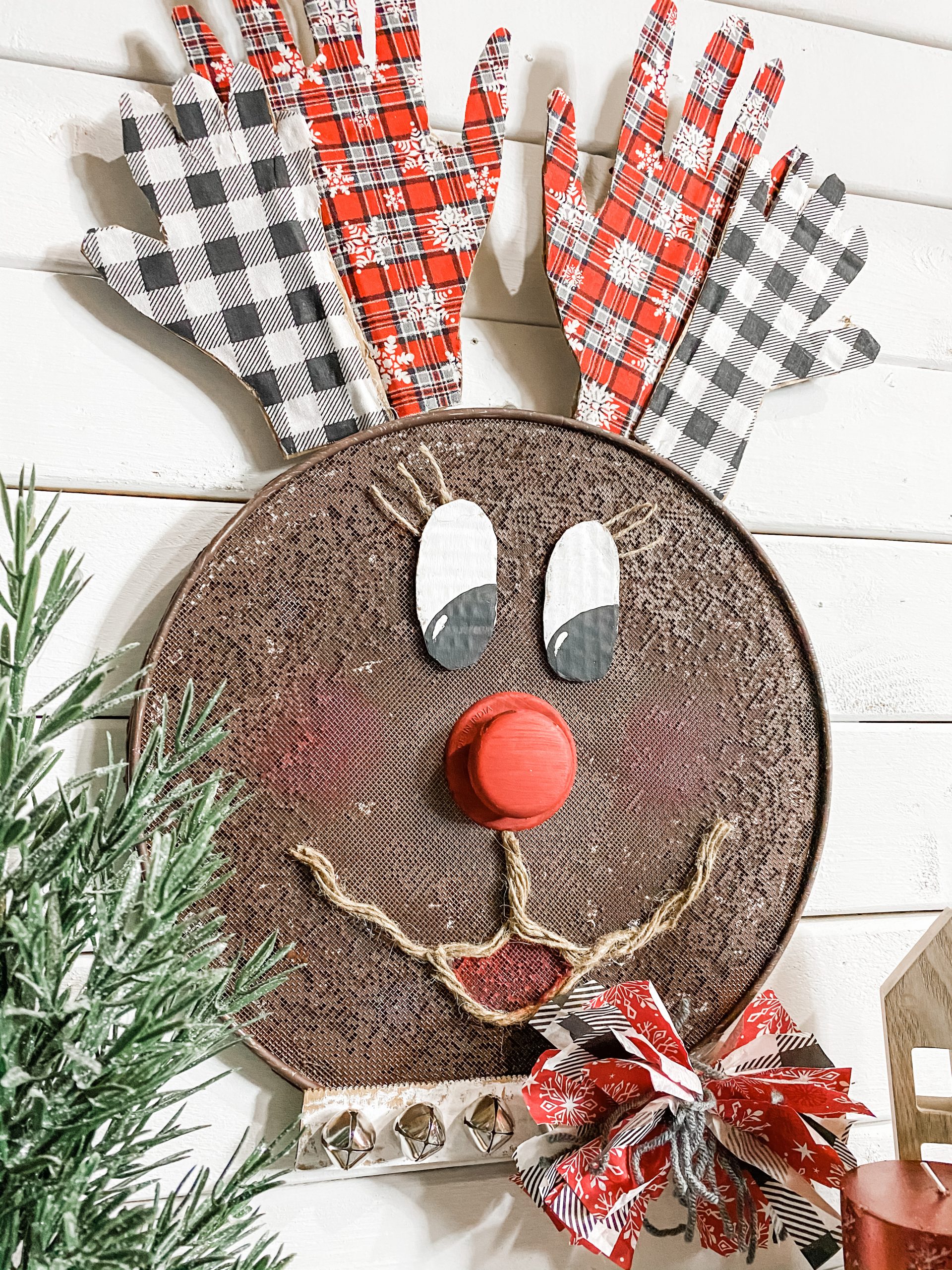 DIY Dollar Tree Splatter Screen Reindeer