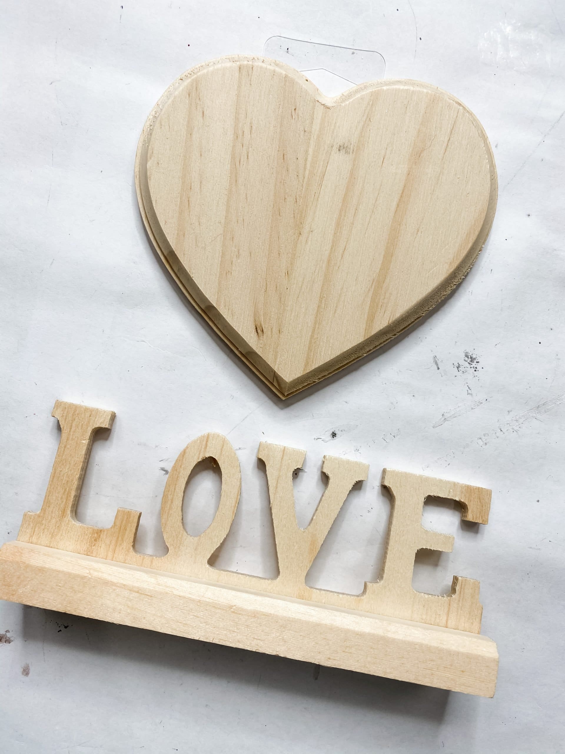 Valentine's Day DIY love Sign