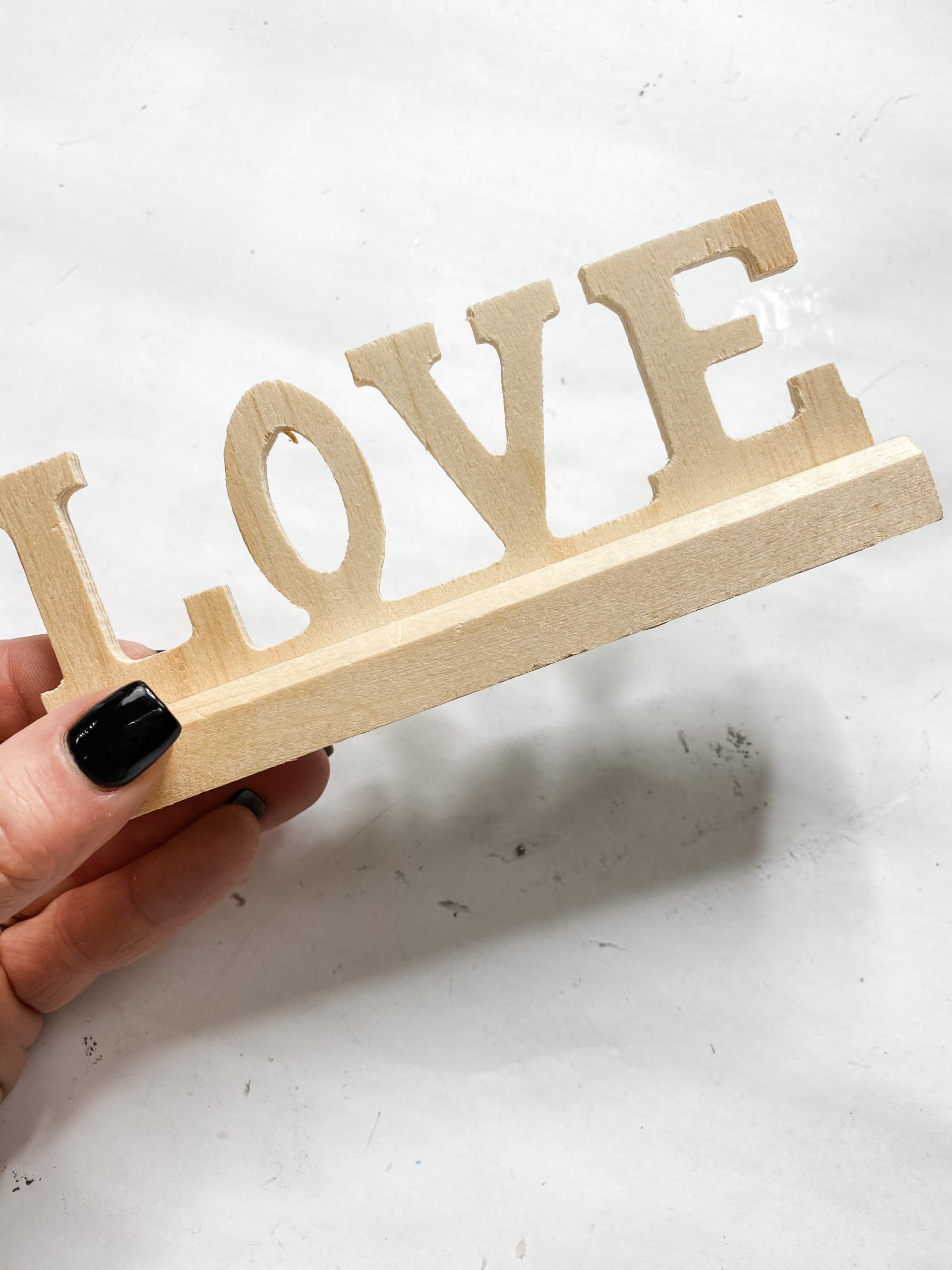 Valentine's Day DIY love Sign