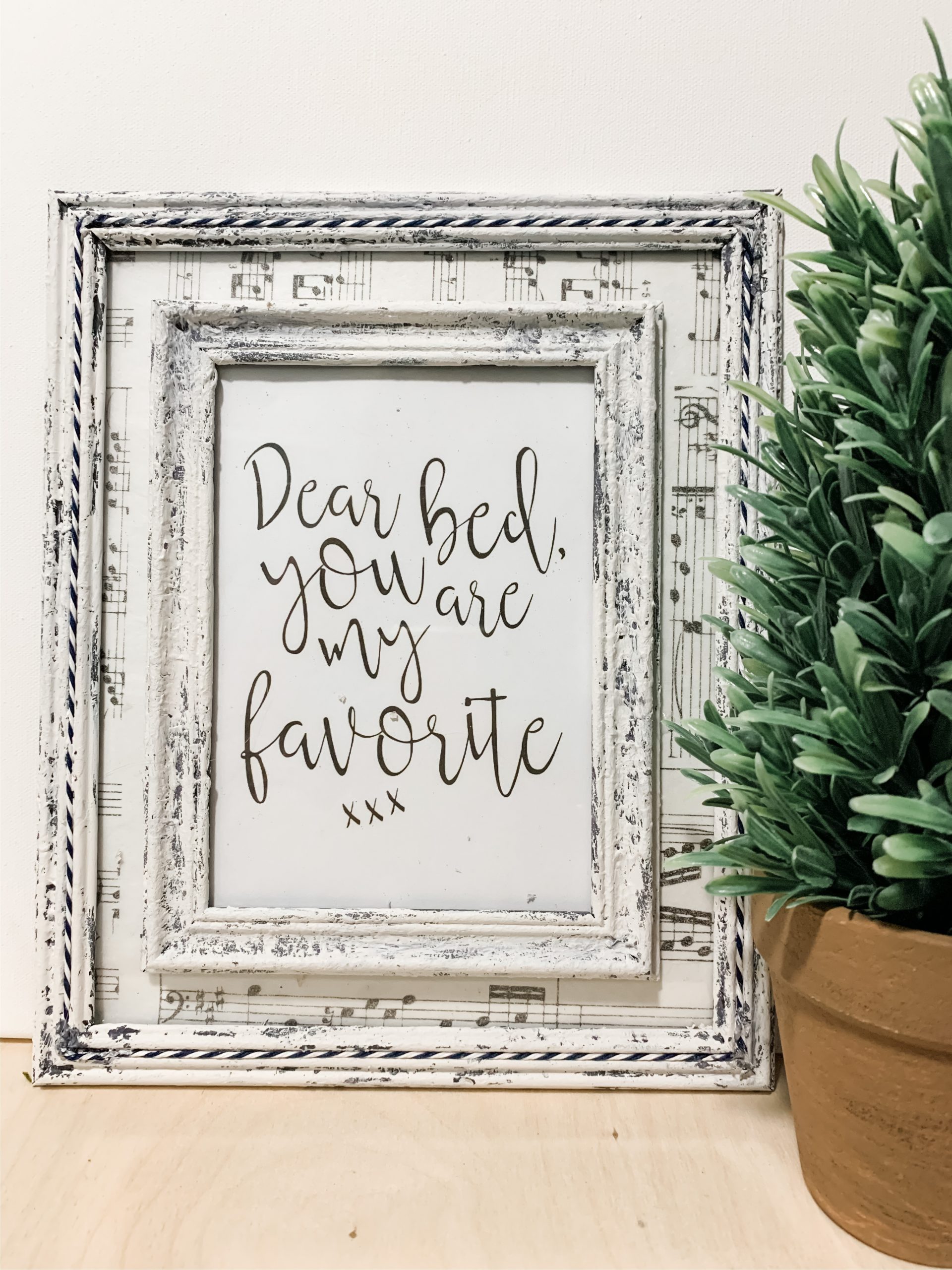 Dollar Tree DIY bedroom decor with free printable