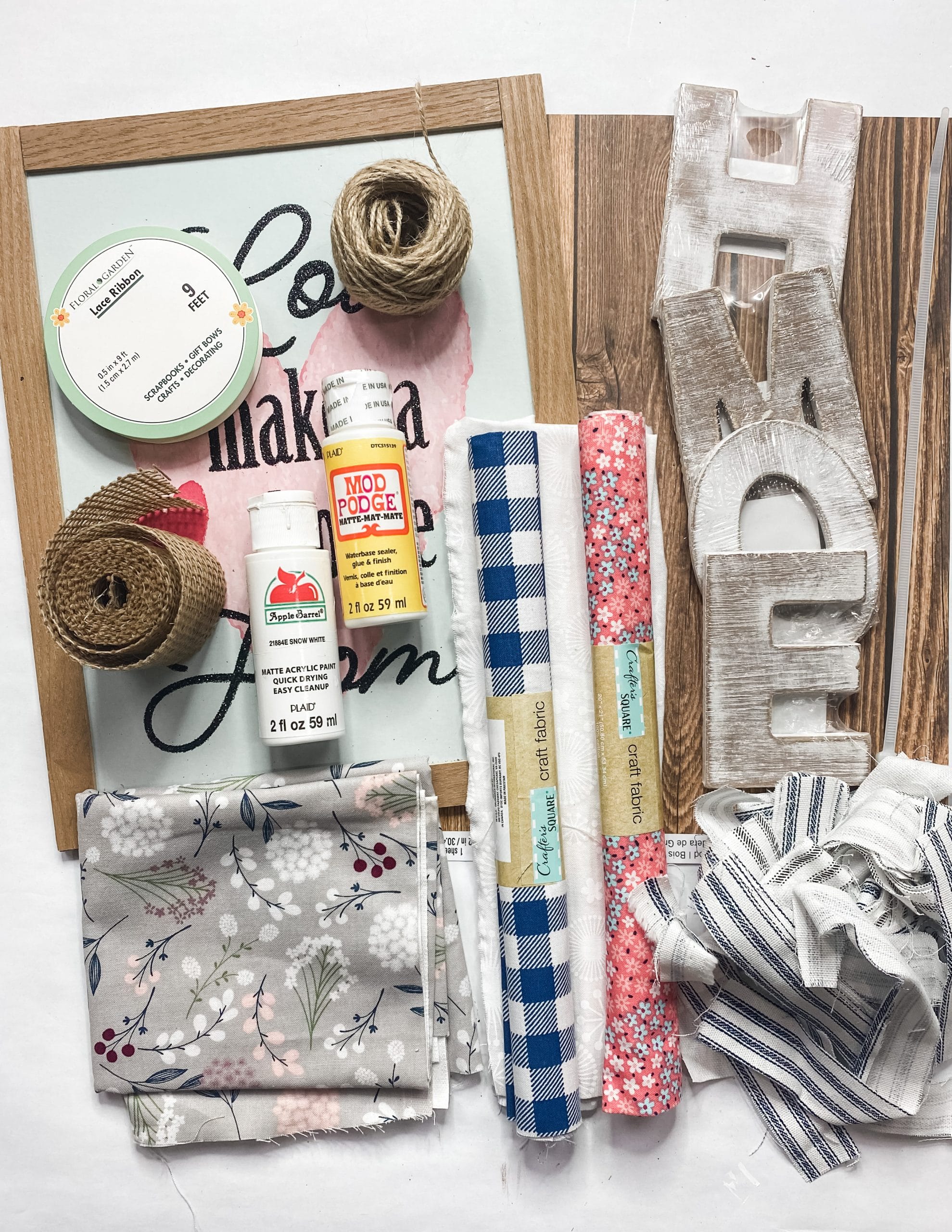 DIY Rustic Home Decor with a Magnetic Messy Bow