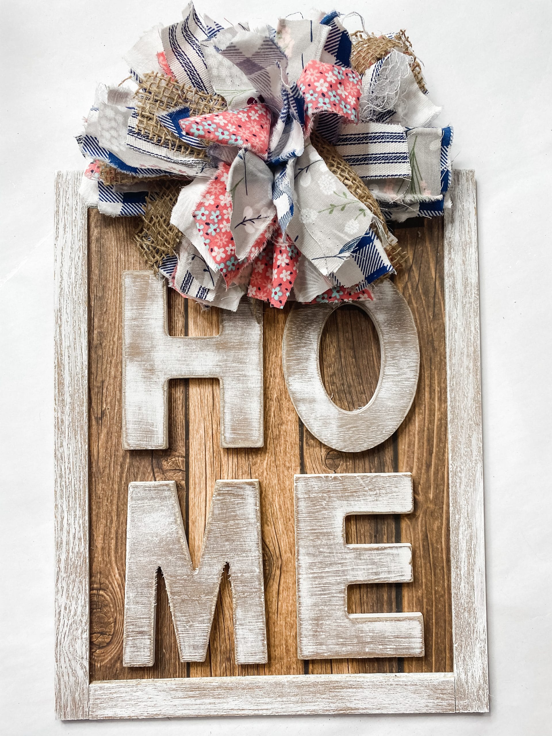 DIY Rustic Home Decor with a Magnetic Messy Bow