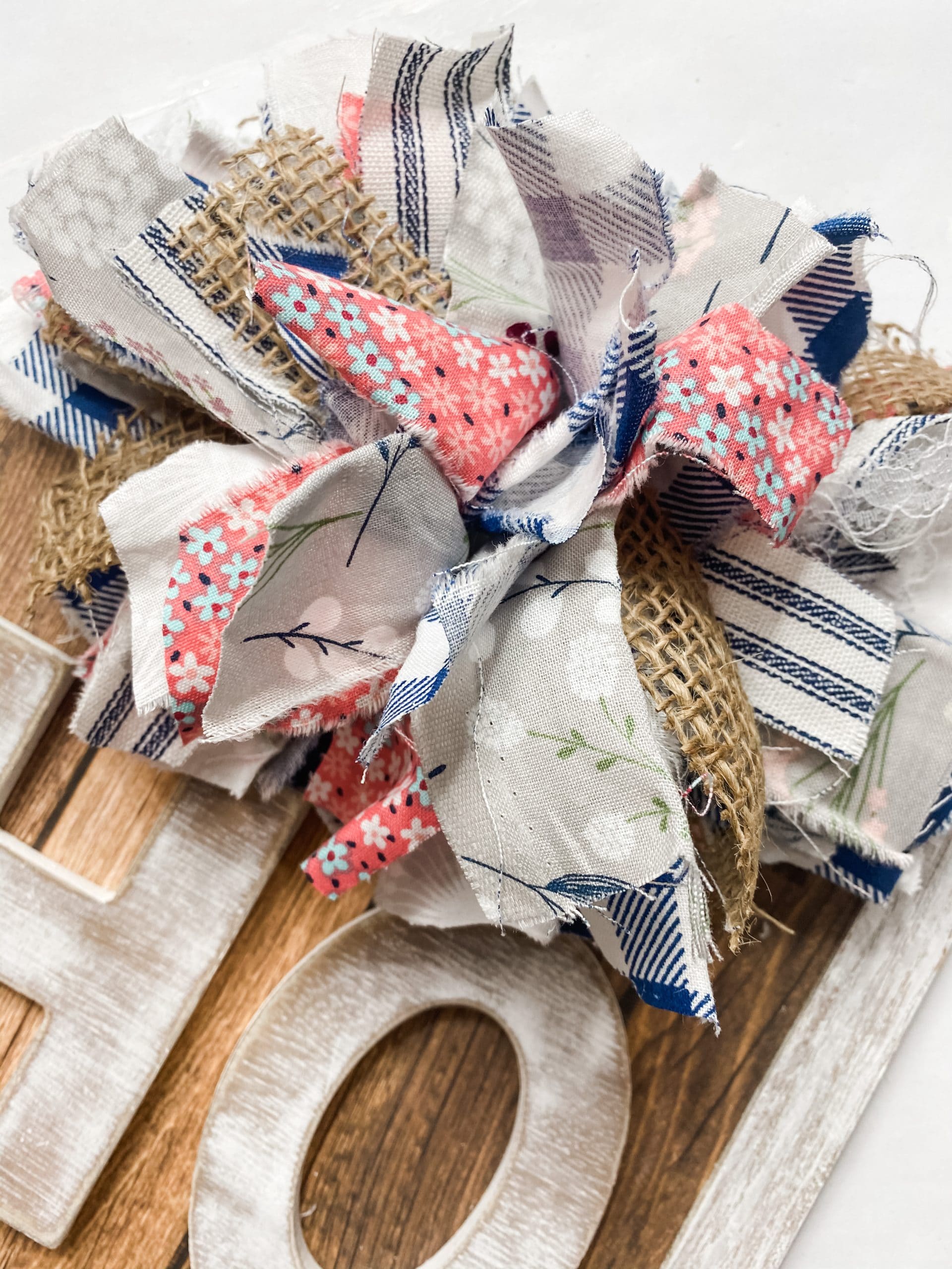 DIY Rustic Home Decor with a Magnetic Messy Bow