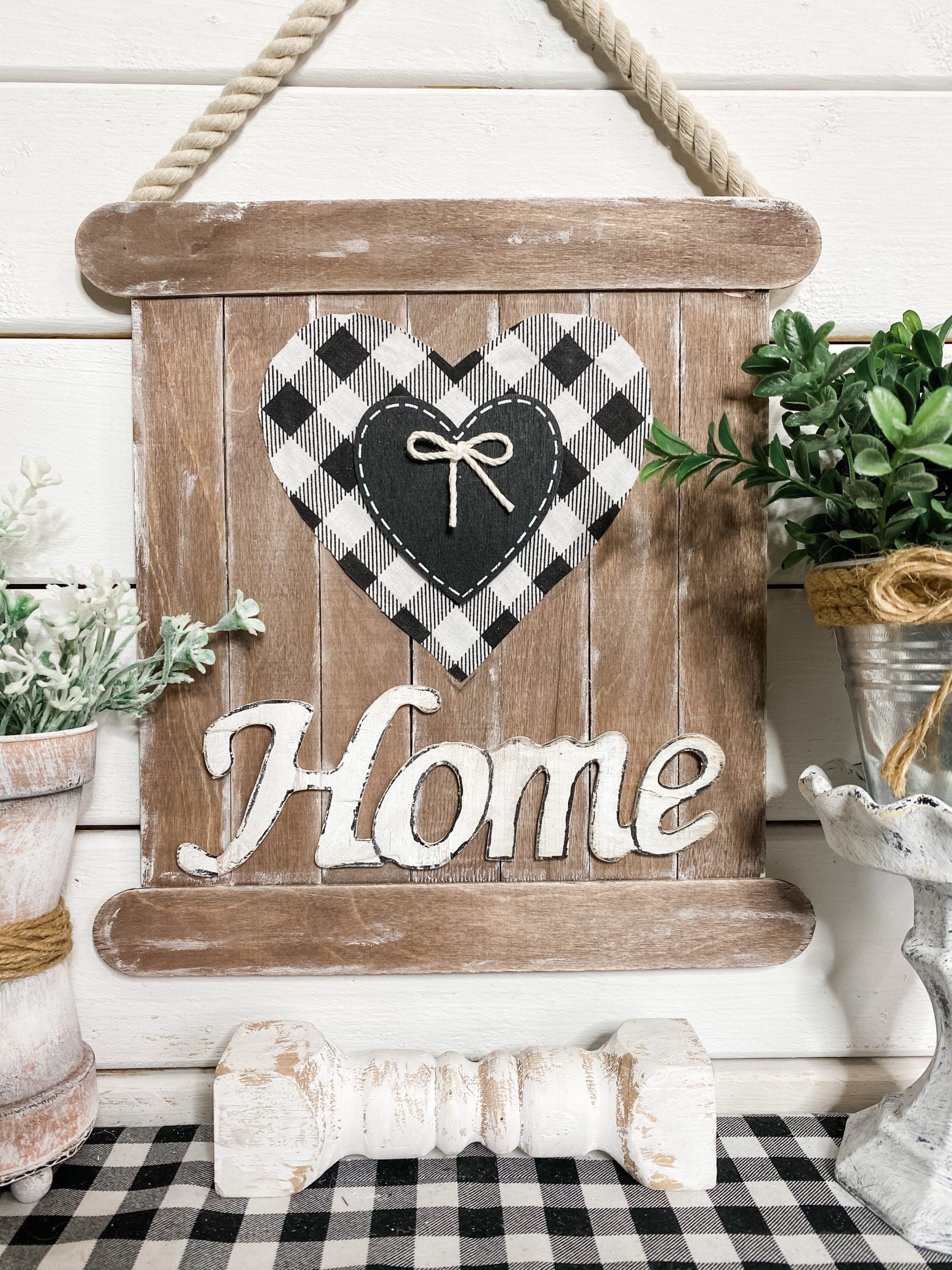 24 Farmhouse Decor DIY Ideas