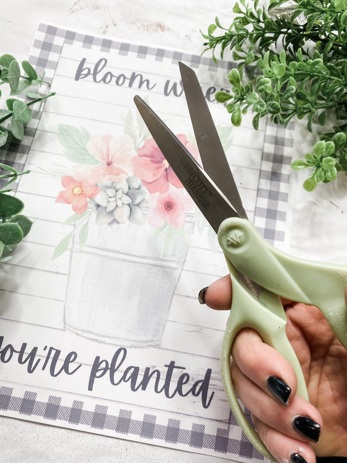 Totally Free Spring Printable - Fun and Great to DIY with