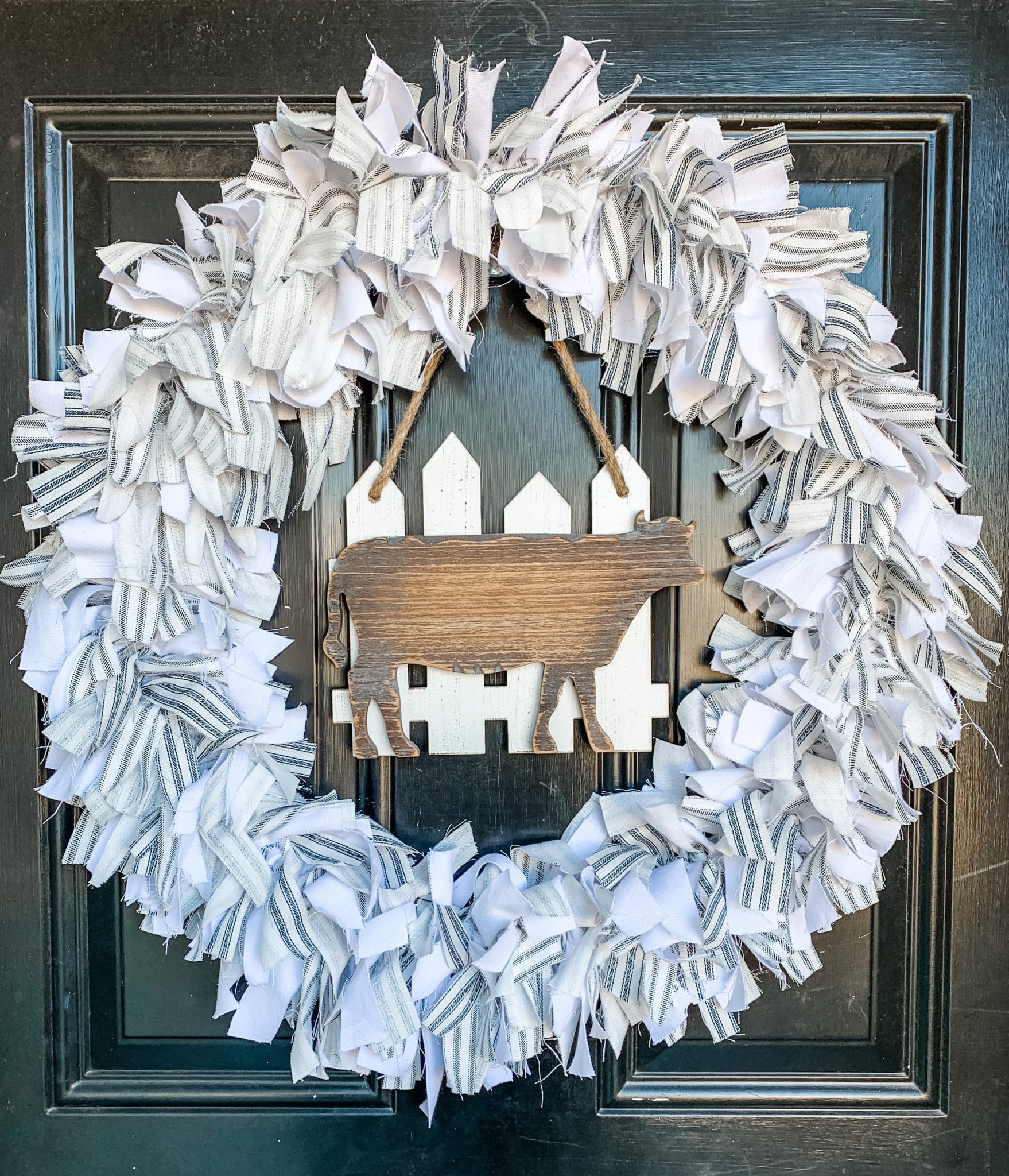 How to Make a Rag Wreath Easy DIY Tutorial for Everday Decor