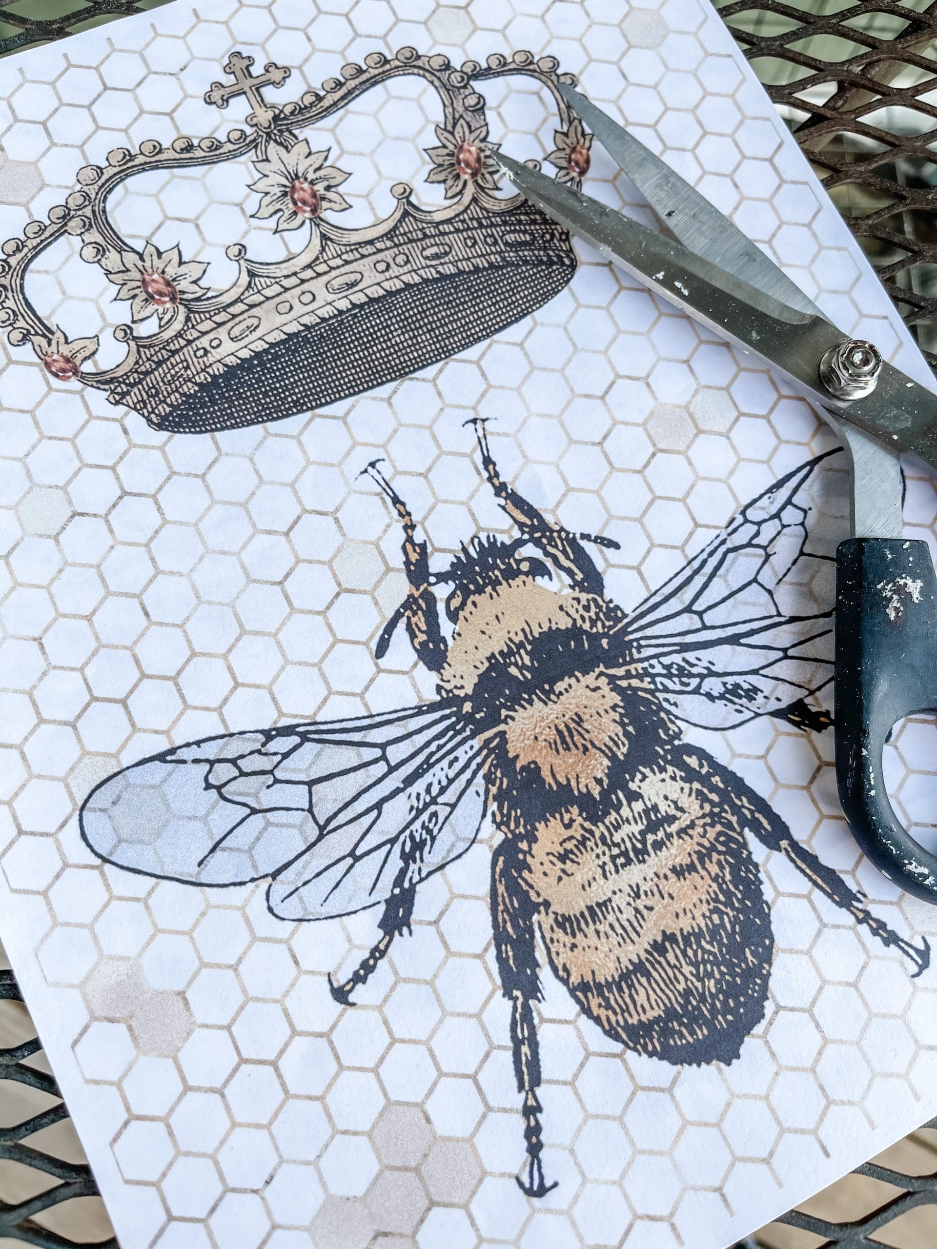 Vintage Bee and Crown Free Printable