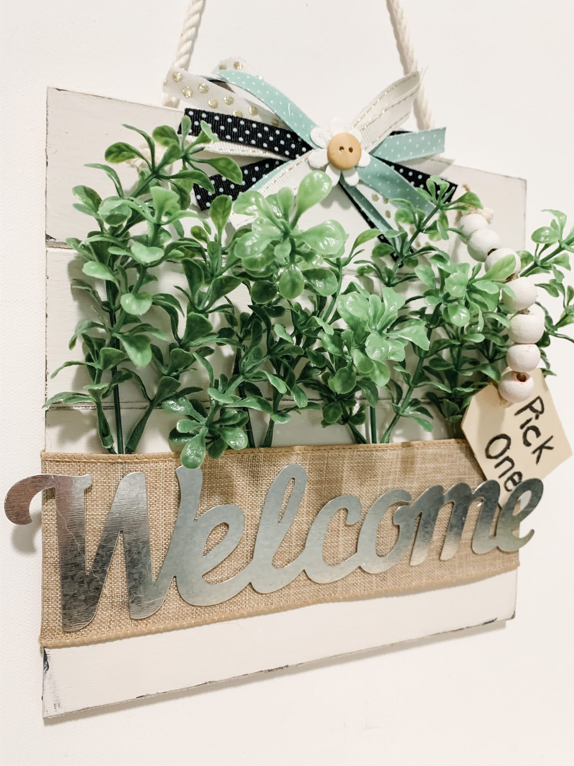 DIY Hanging Spring Welcome Decor