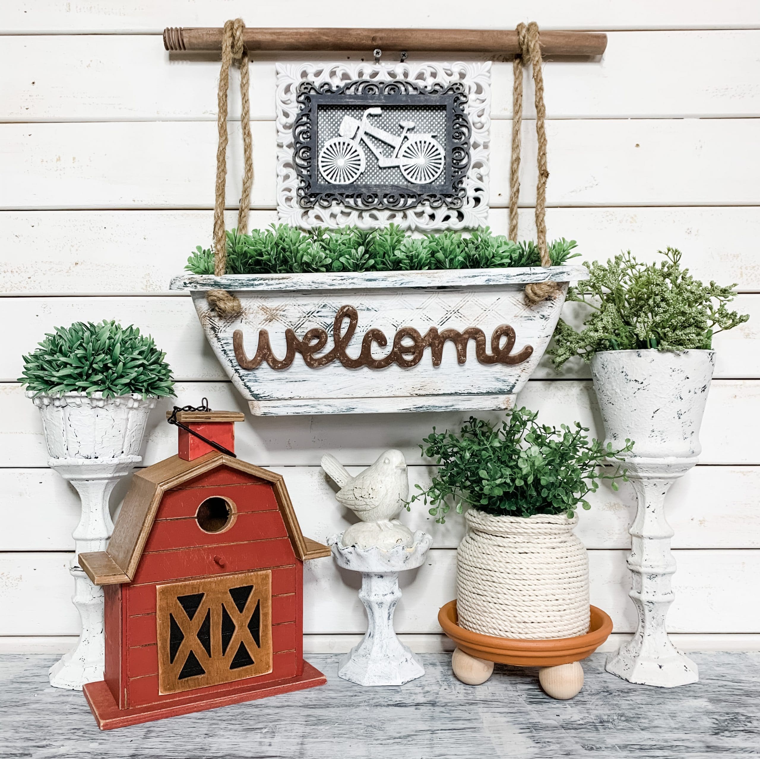 DIY Farmhouse Hanging Planter