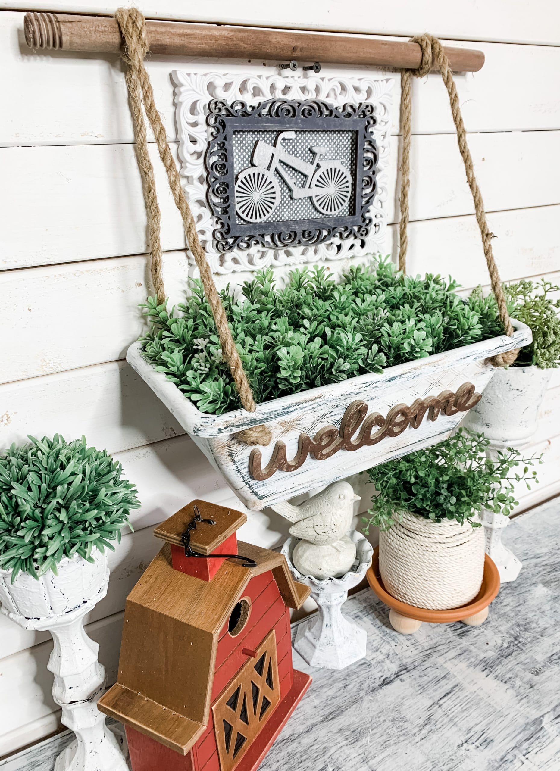 DIY Farmhouse Hanging Planter