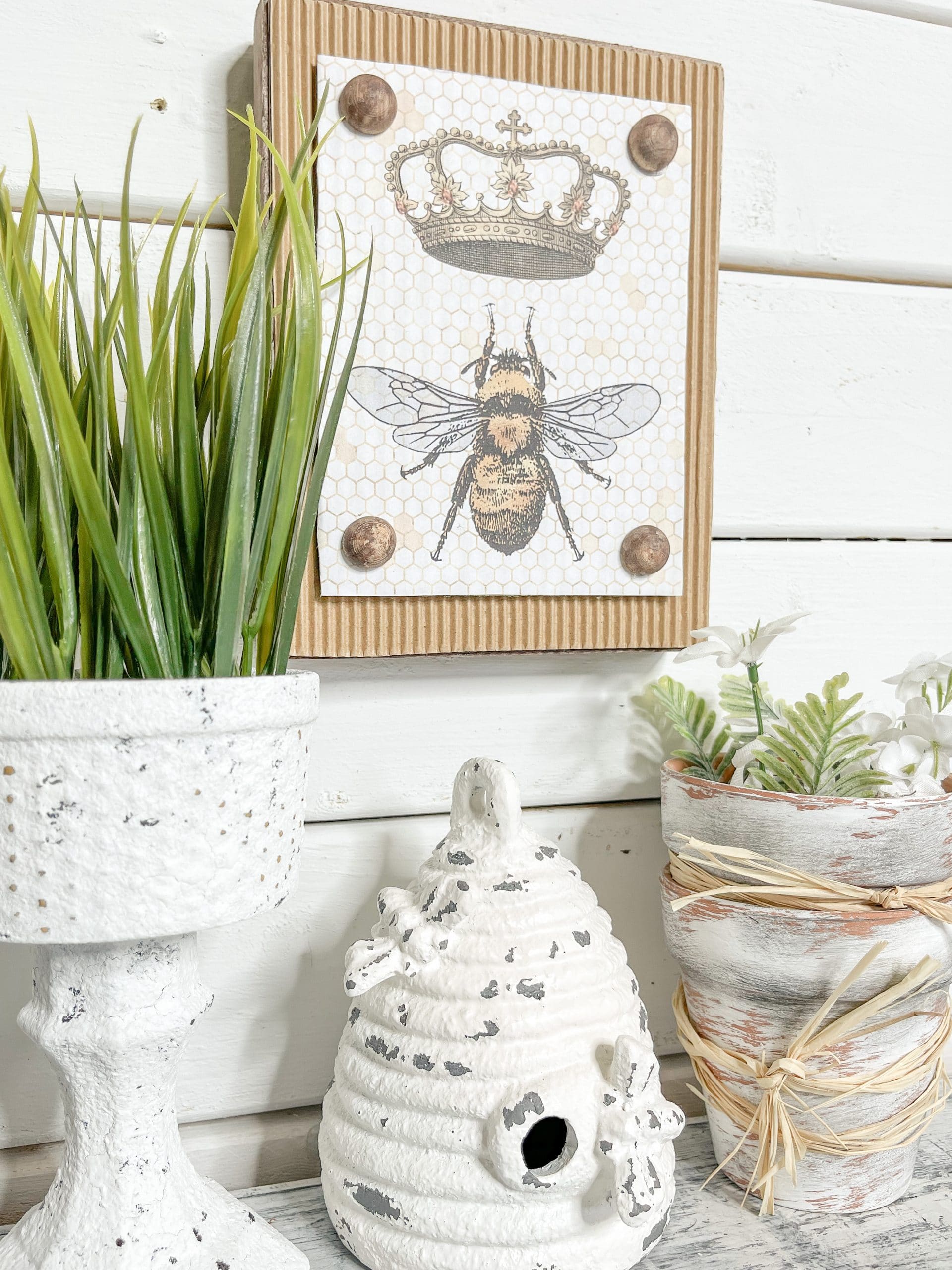 DIY Home Decor with FREE Vintage Bee Printable