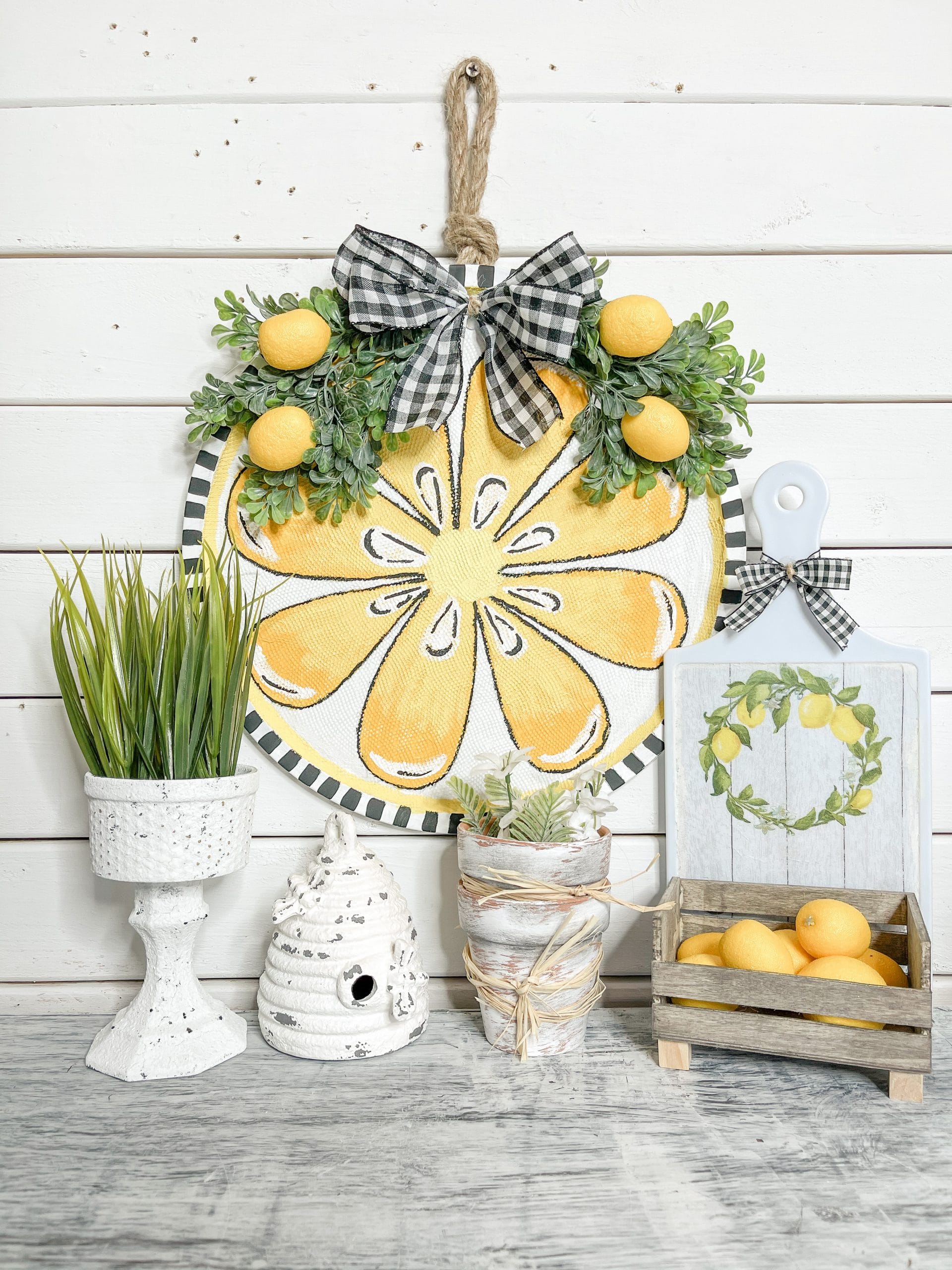 Dollar Tree Pizza Pan DIY Lemon Decor