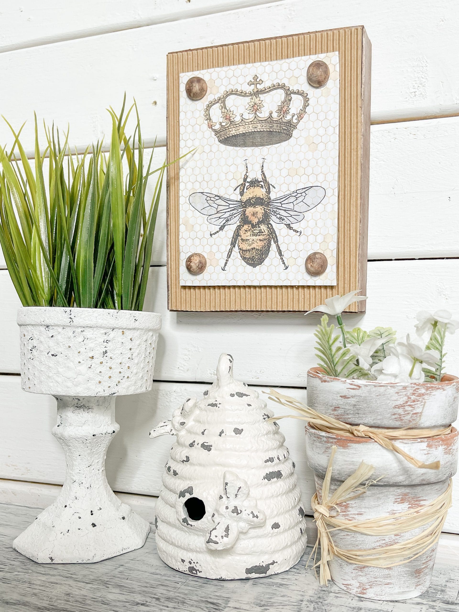 DIY Home Decor with FREE Vintage Bee Printable