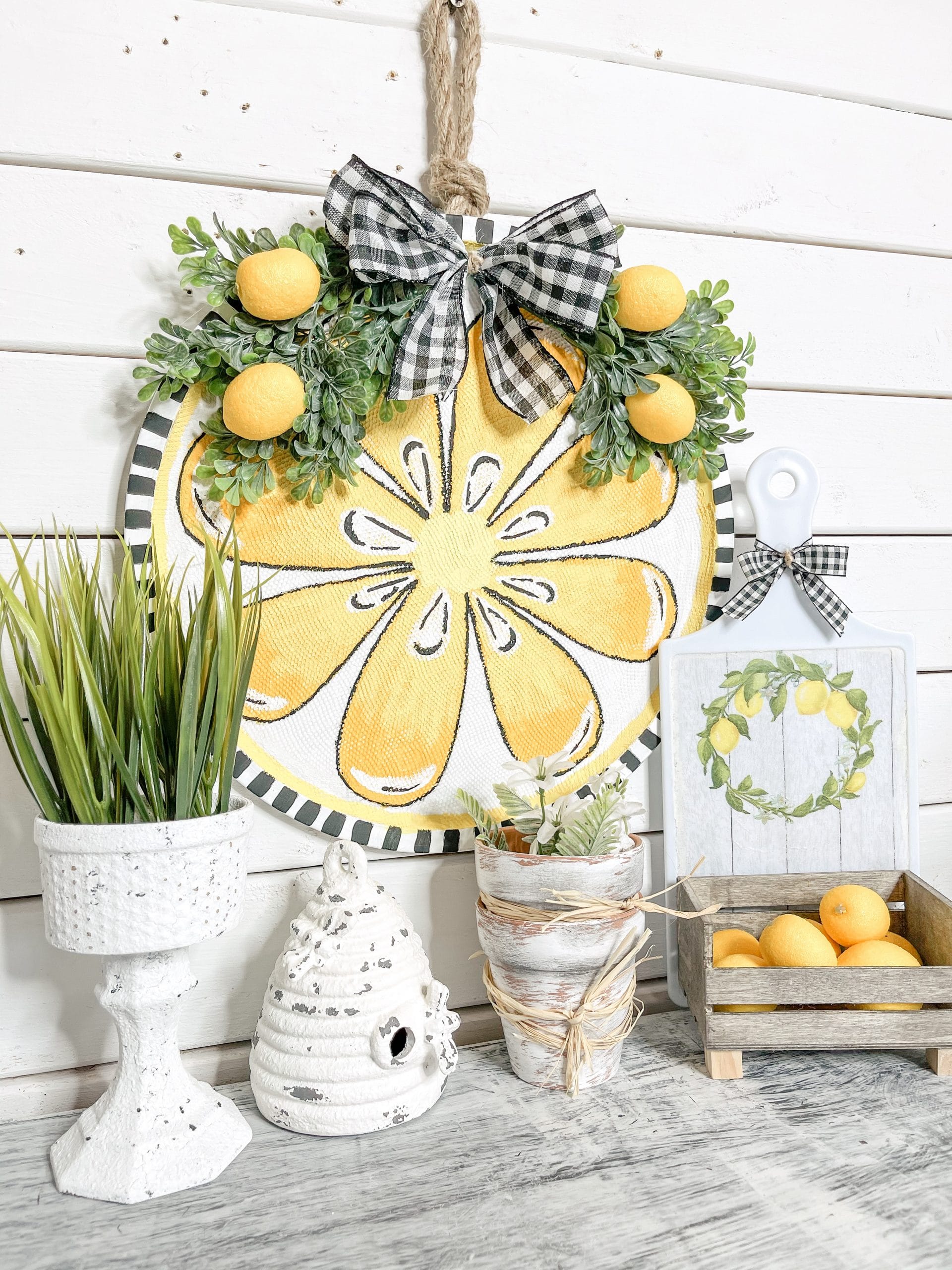 Dollar Tree Pizza Pan DIY Lemon Decor