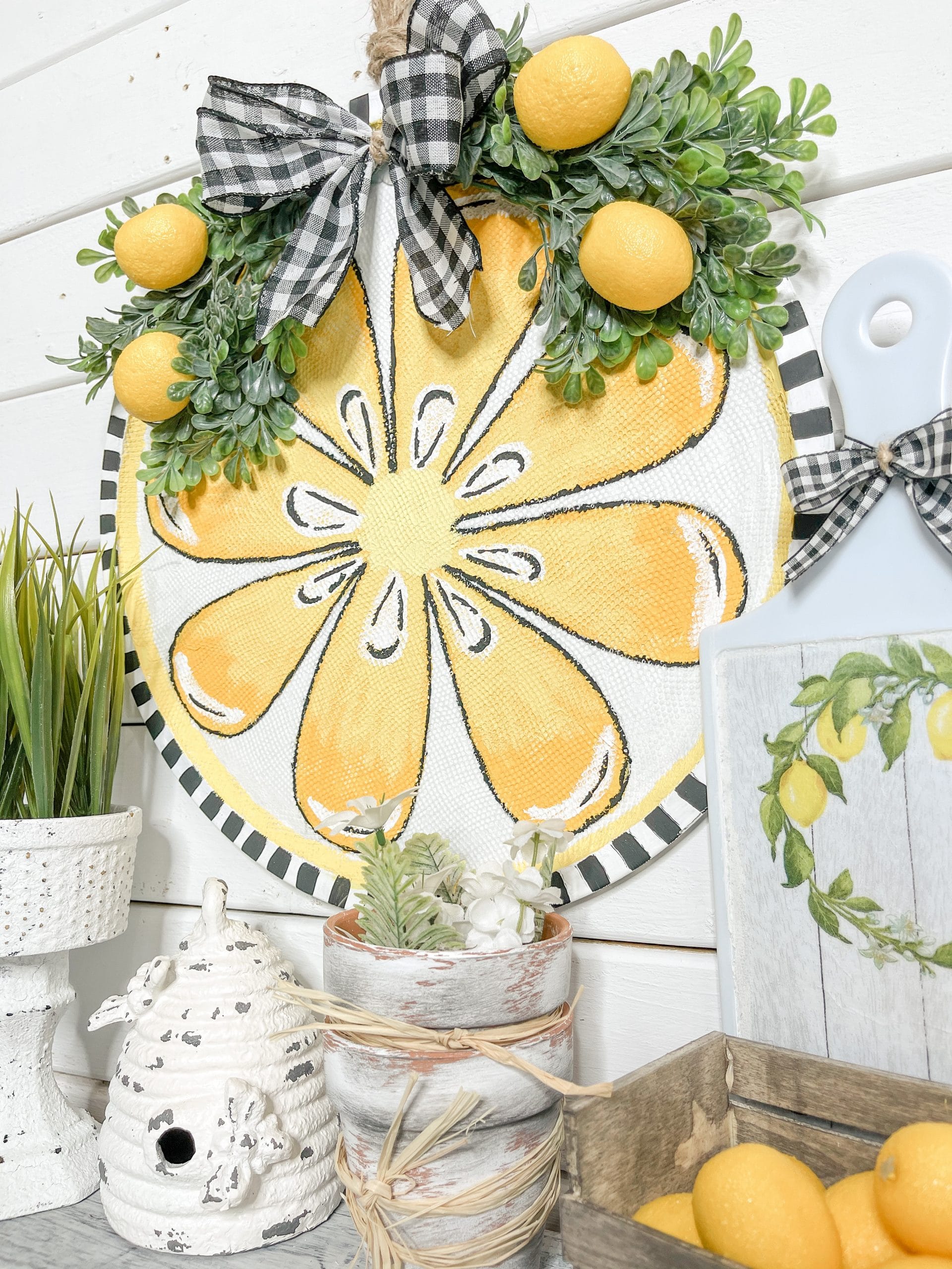 Dollar Tree Pizza Pan DIY Lemon Decor