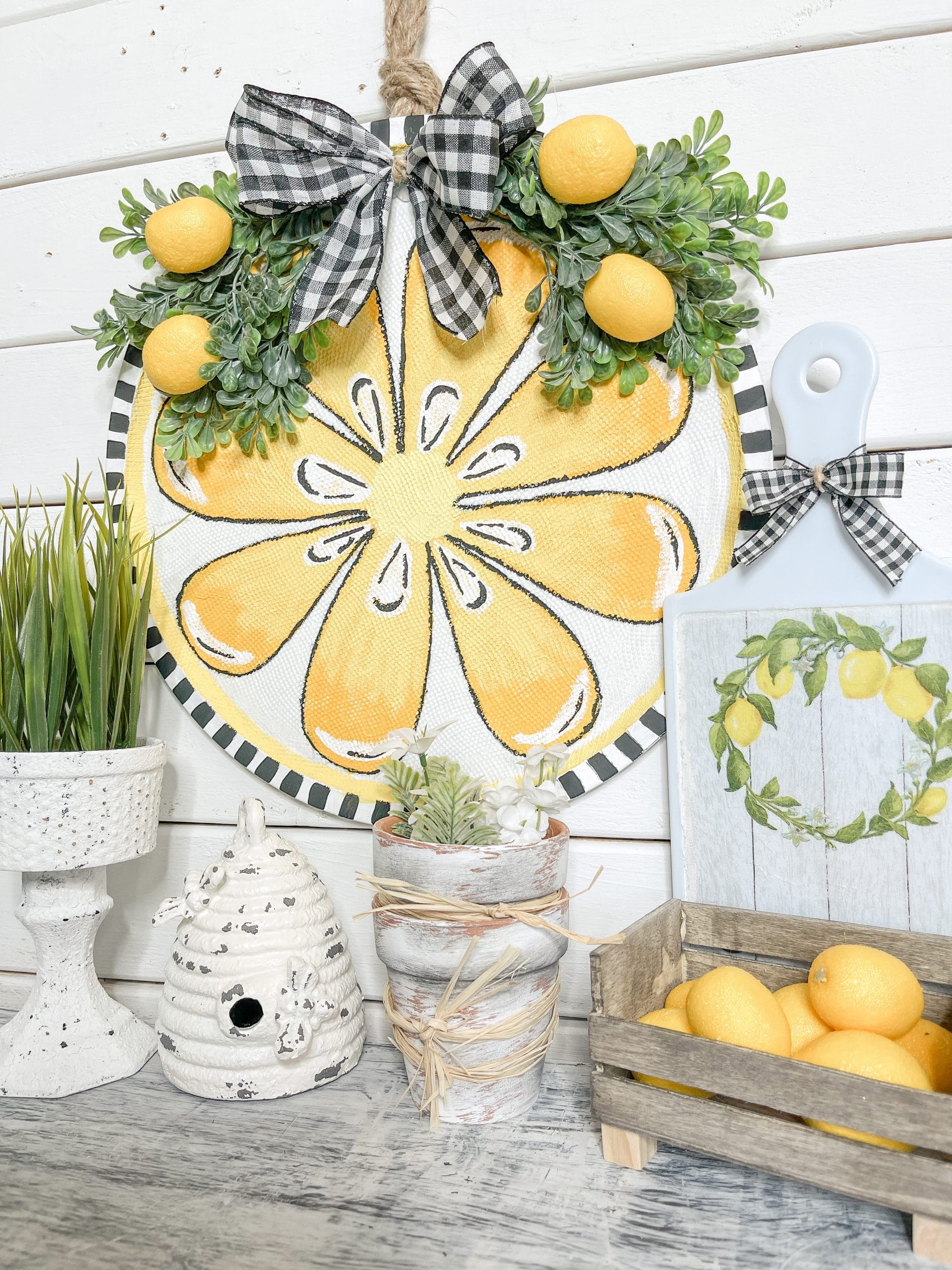 Dollar Tree Pizza Pan DIY Lemon Decor