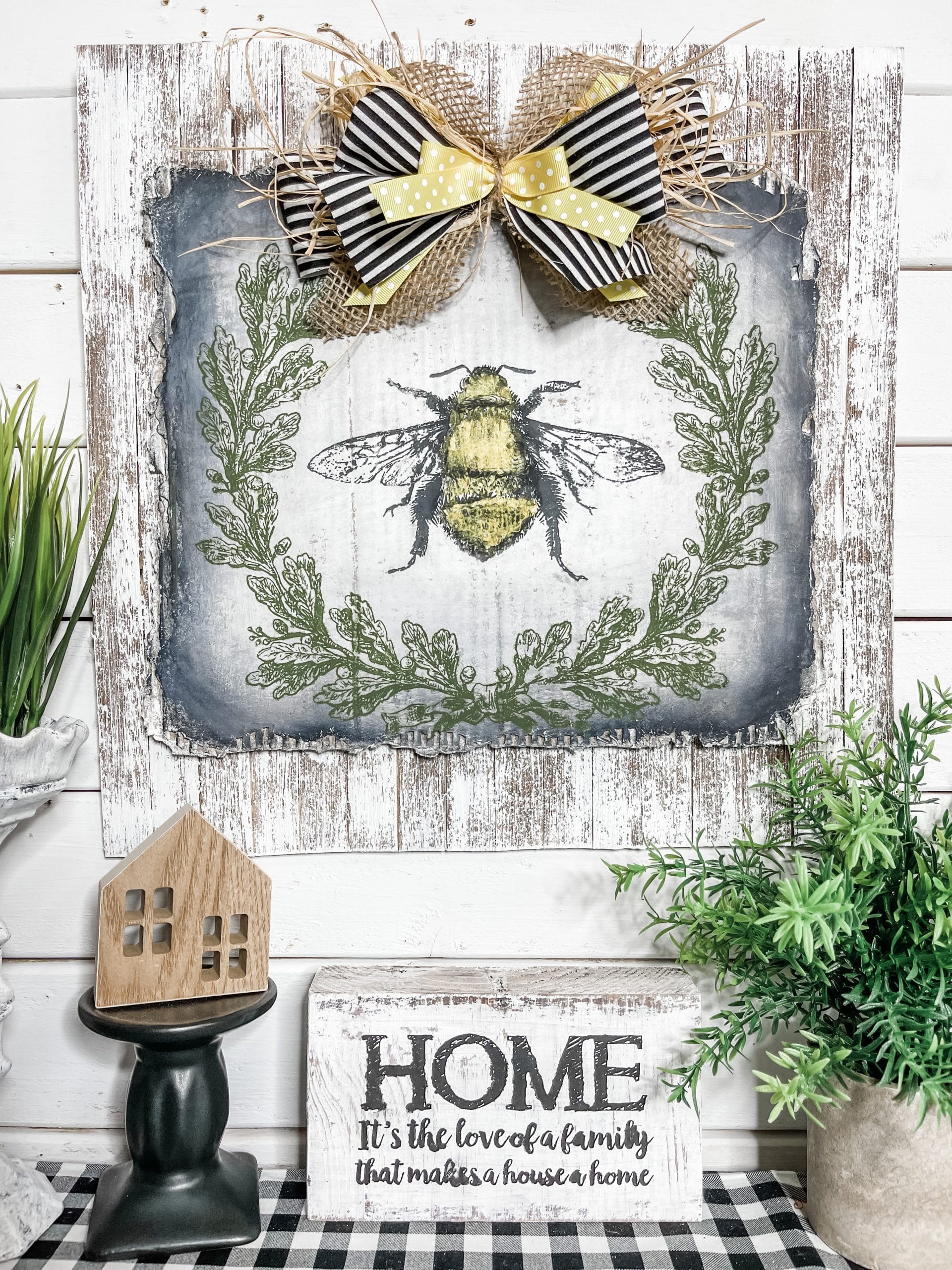 Easy DIY Bumble Bee Farmhouse Home Decor