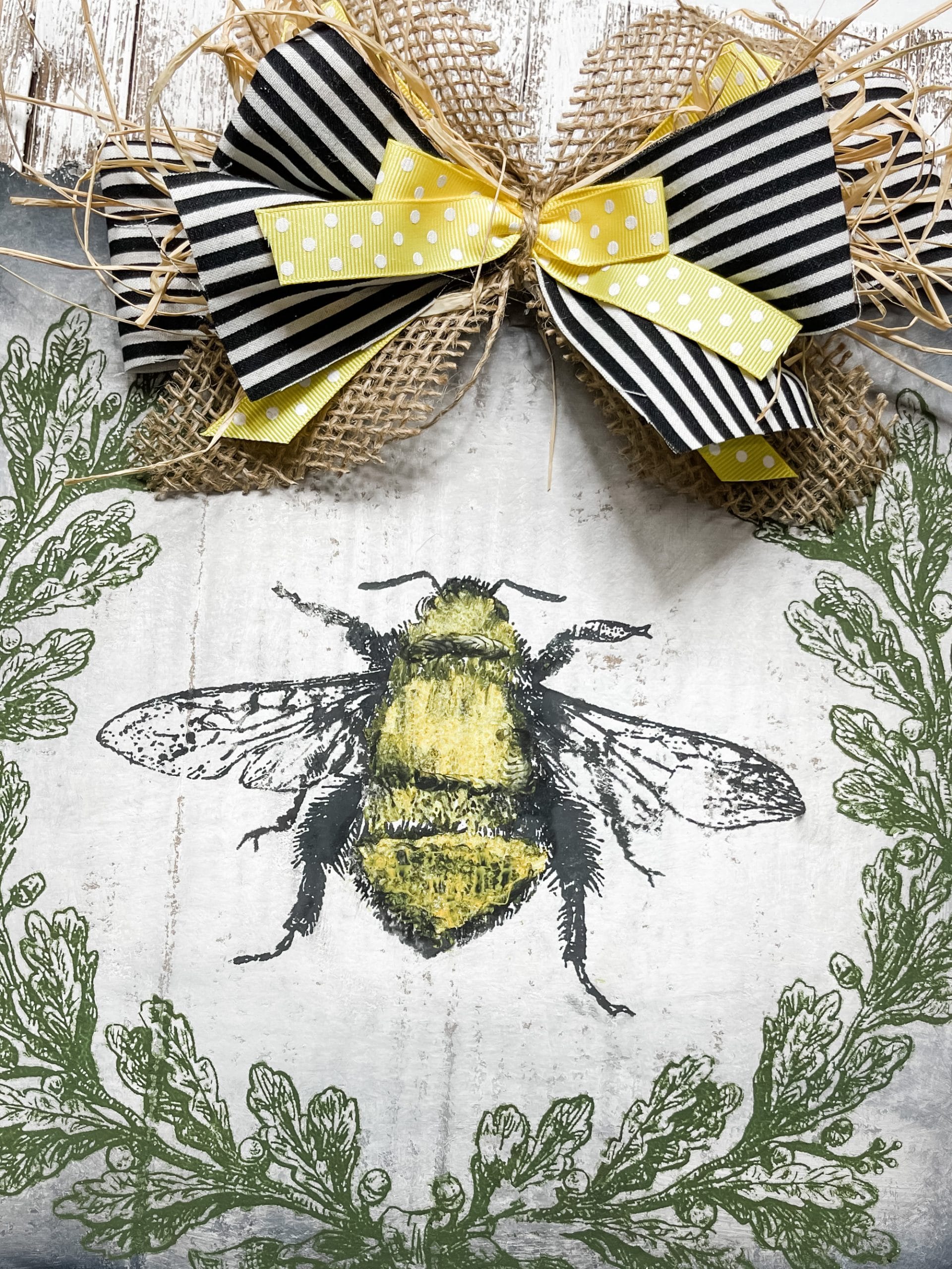 Easy DIY Bumble Bee Farmhouse Home Decor