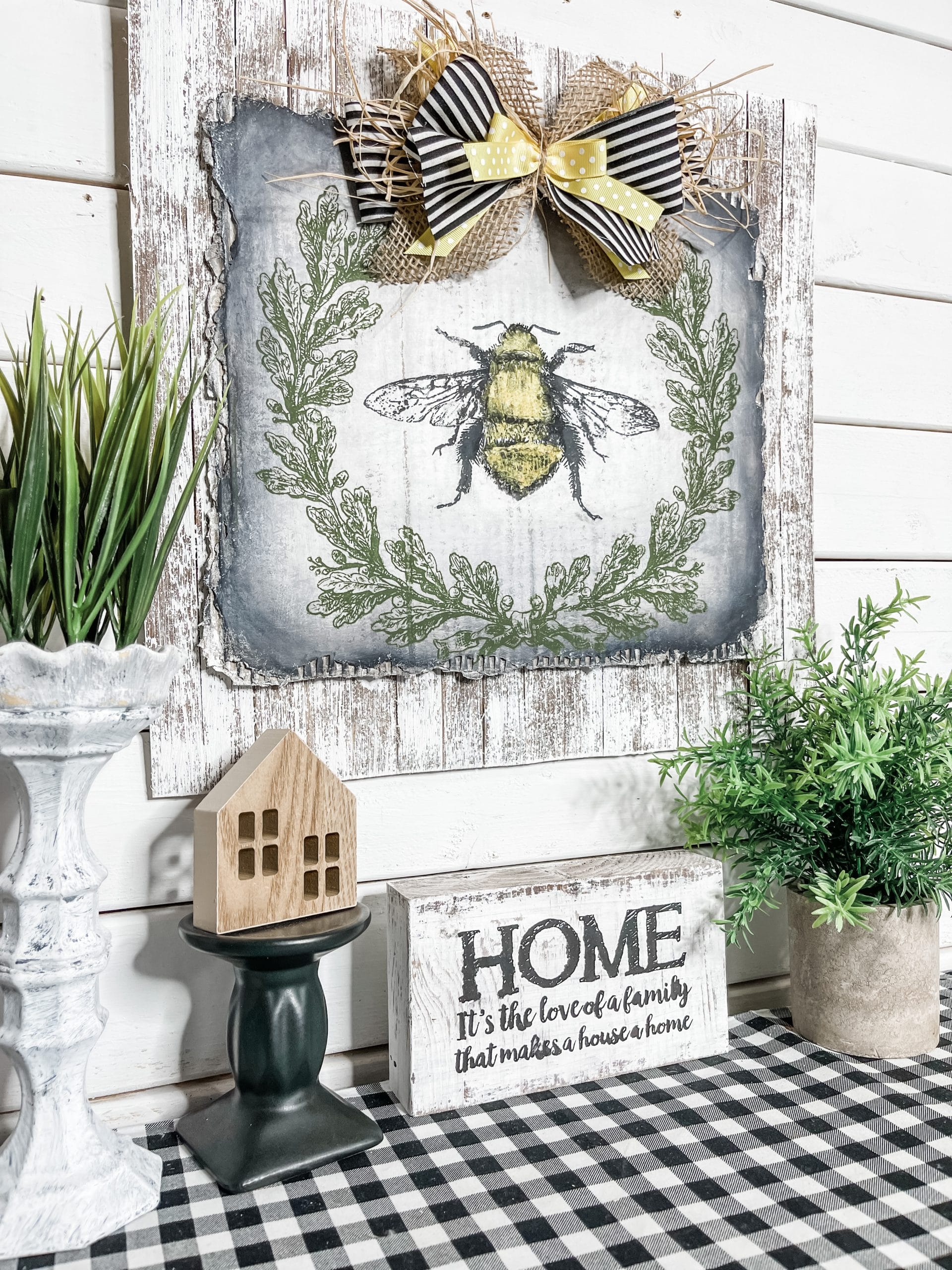 Easy DIY Bumble Bee Farmhouse Home Decor