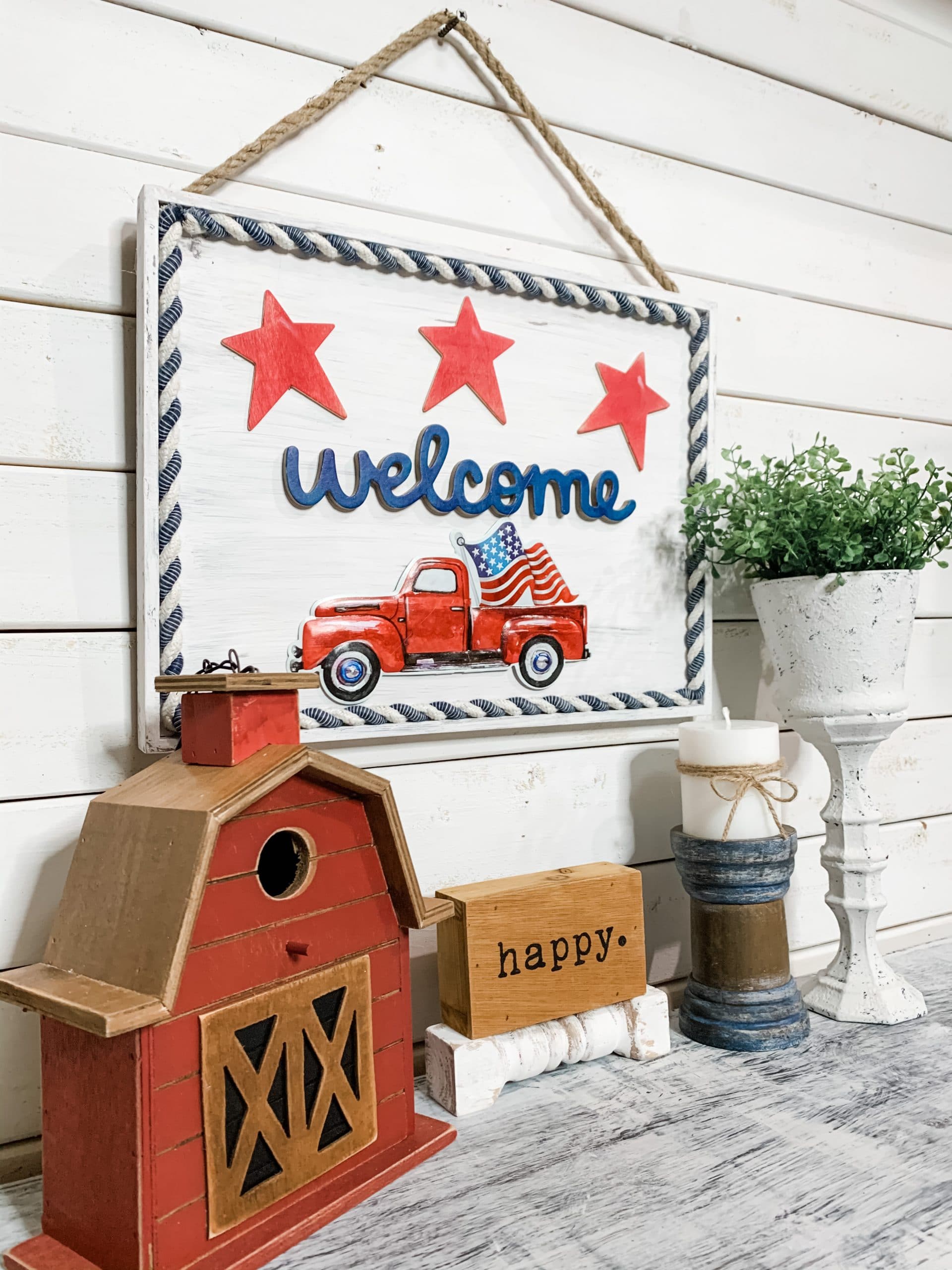 DIY Red Truck 4th of July Sign