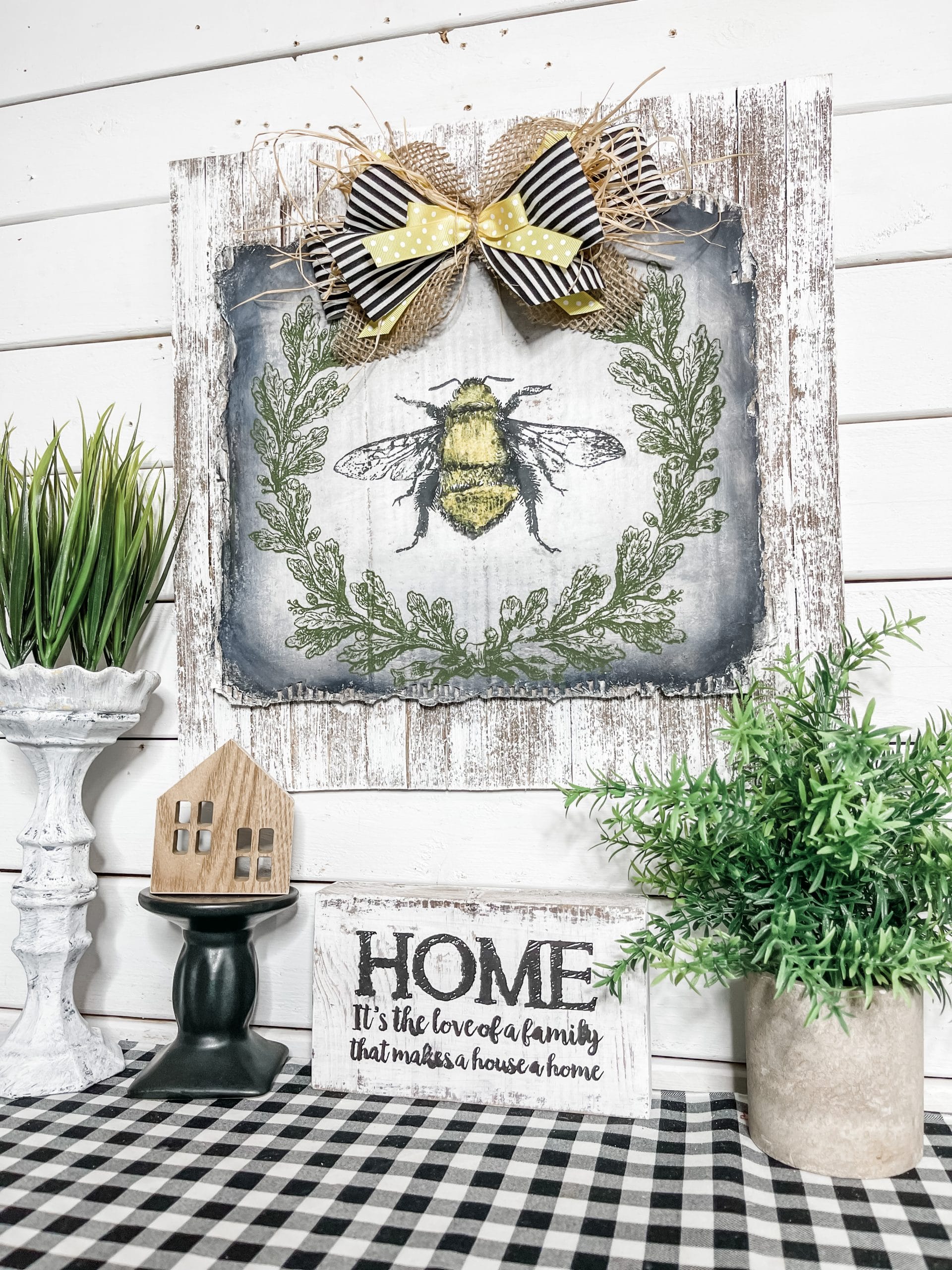 Easy DIY Bumble Bee Farmhouse Home Decor