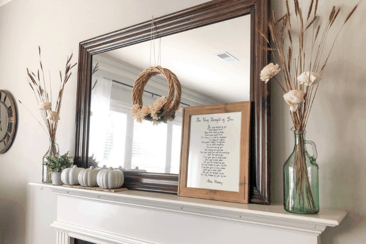 Simple Fall Mantel Decor Ideas