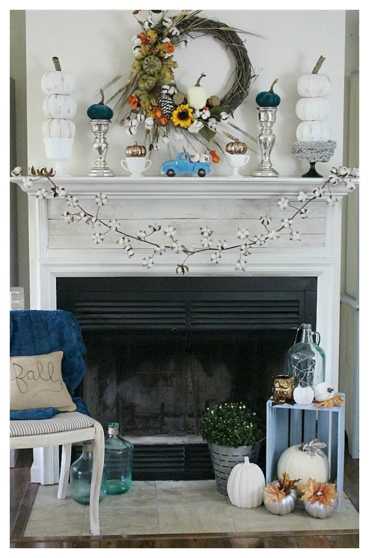 Simple Fall Mantel Decor Ideas