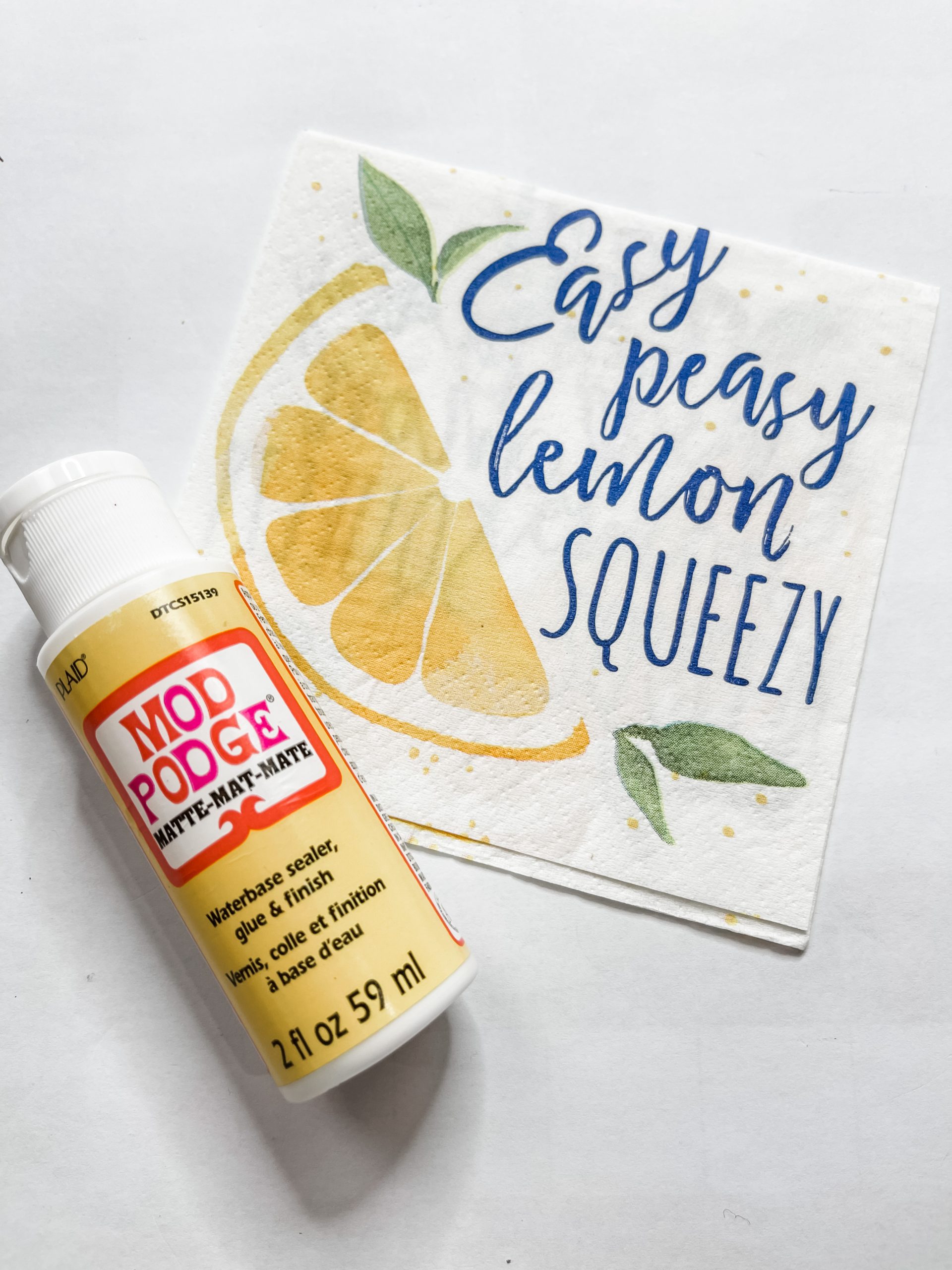 Easy Peasy Lemon Squeezy Napkin DIY Decor