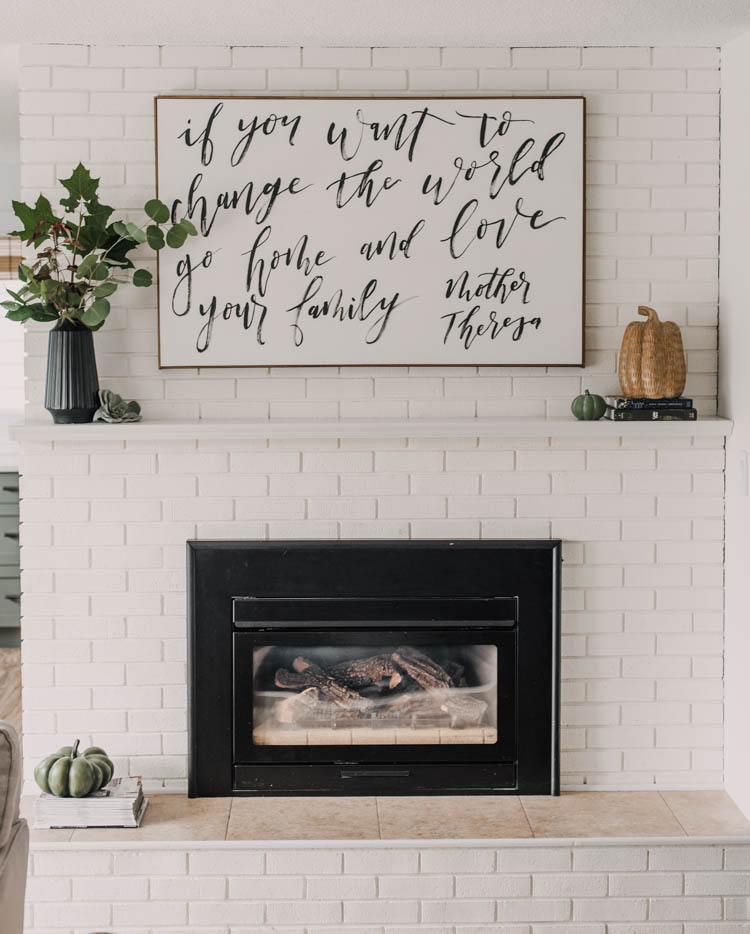 Simple Fall Mantel Decor Ideas